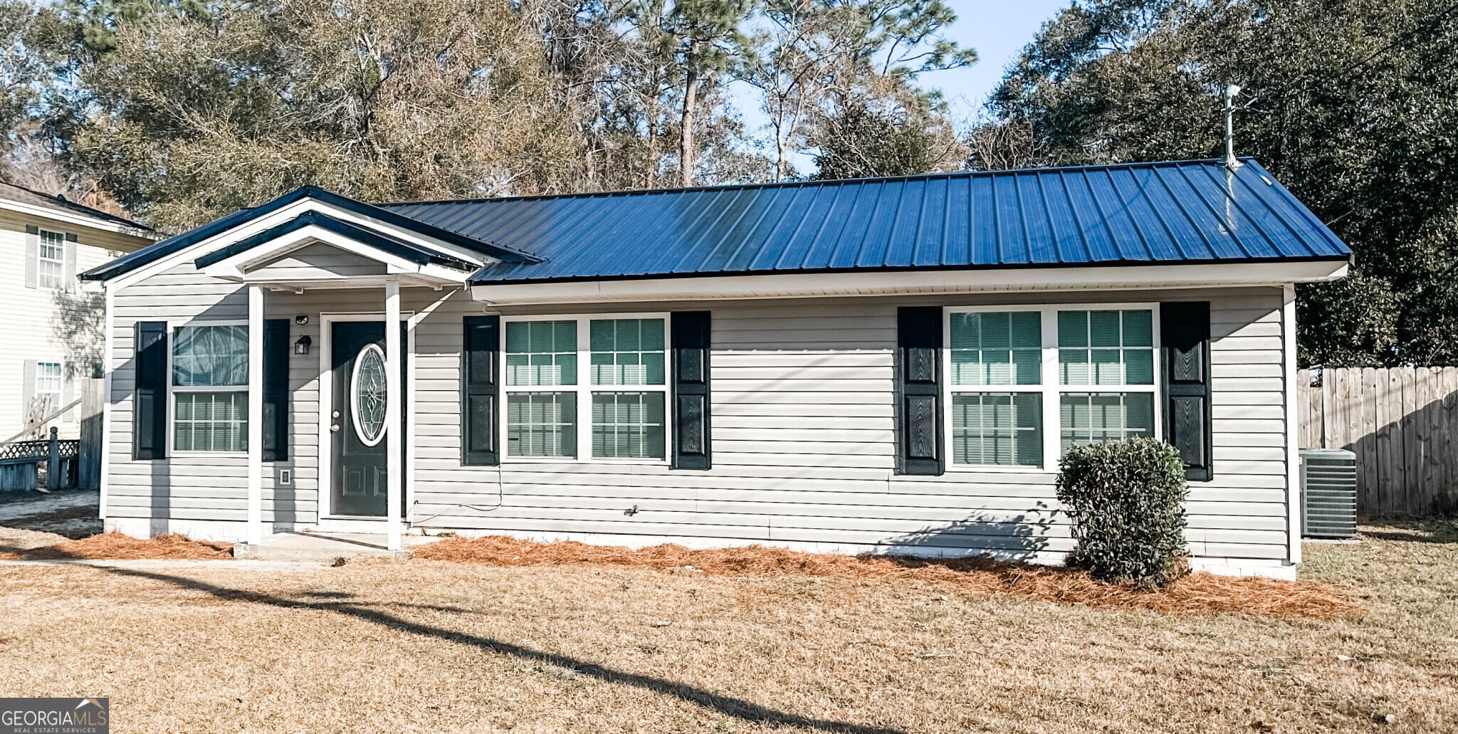 3 bedroom, 1 bathroom, 864 sq ft single family residence sold at 130 N Deborah Circle, Jesup, GA 31546