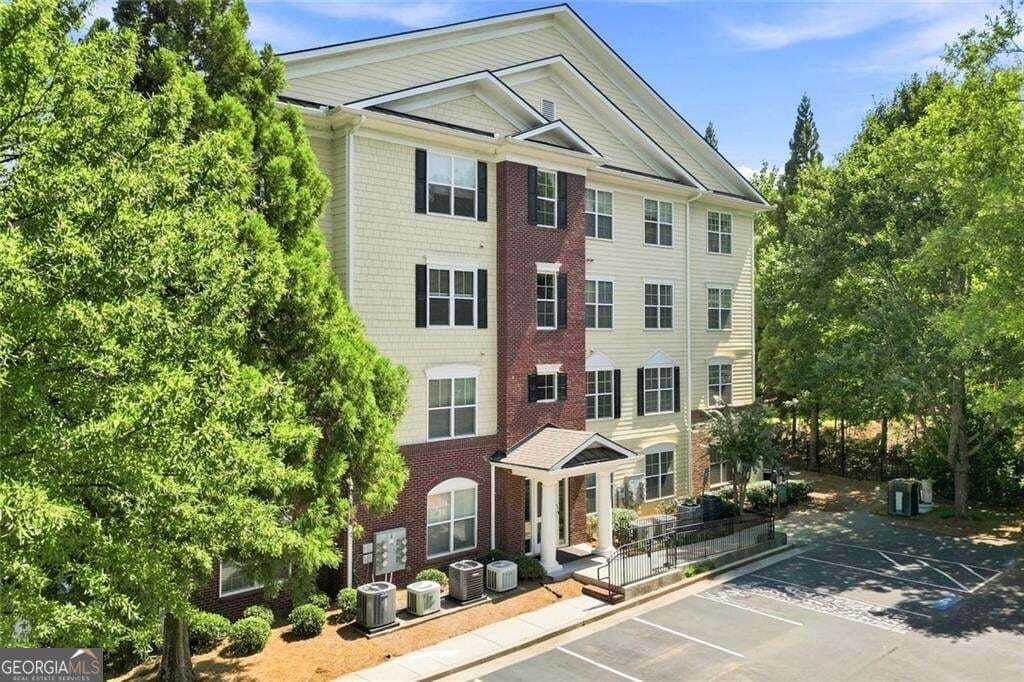 3 bedroom, 2 bathroom, 1,508 sq ft condominium for sale at 1955 Nocturne Drive 3201, Alpharetta, GA 30009 — photo 2