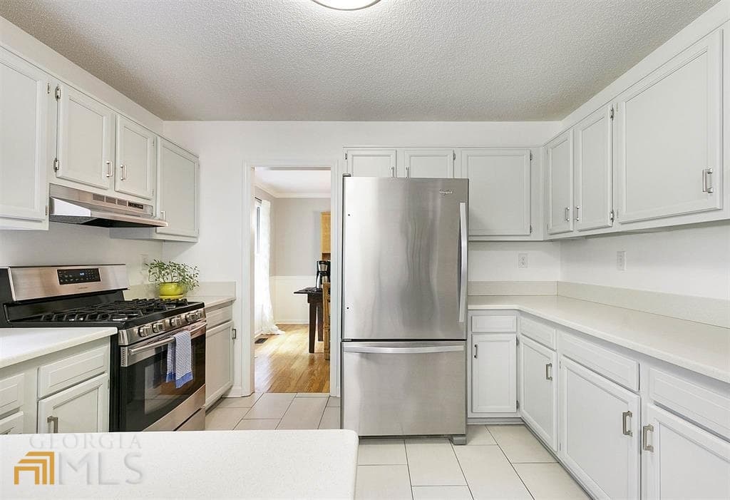 3 bedroom, 2.5 bathroom, 1,894 sq ft single family residence for rent at 210 Spring Forest Way, Sharpsburg, GA 30277 for $2,295 a month — photo 4