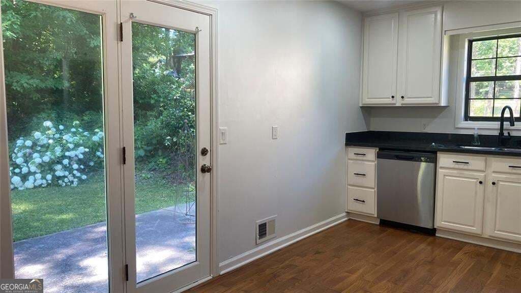 3 bedroom, 2 bathroom, 2,592 sq ft single family residence for rent at 1807 Merry Oak Road, Marietta, GA 30008 for $1,900 a month — photo 7