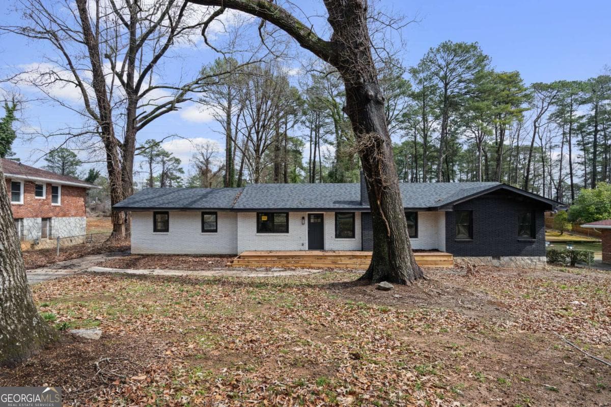 3 bedroom, 2 bathroom, 1,339 sq ft single family residence for sale at 1971 Honeysuckle Lane, Atlanta, GA 30311 — photo 2