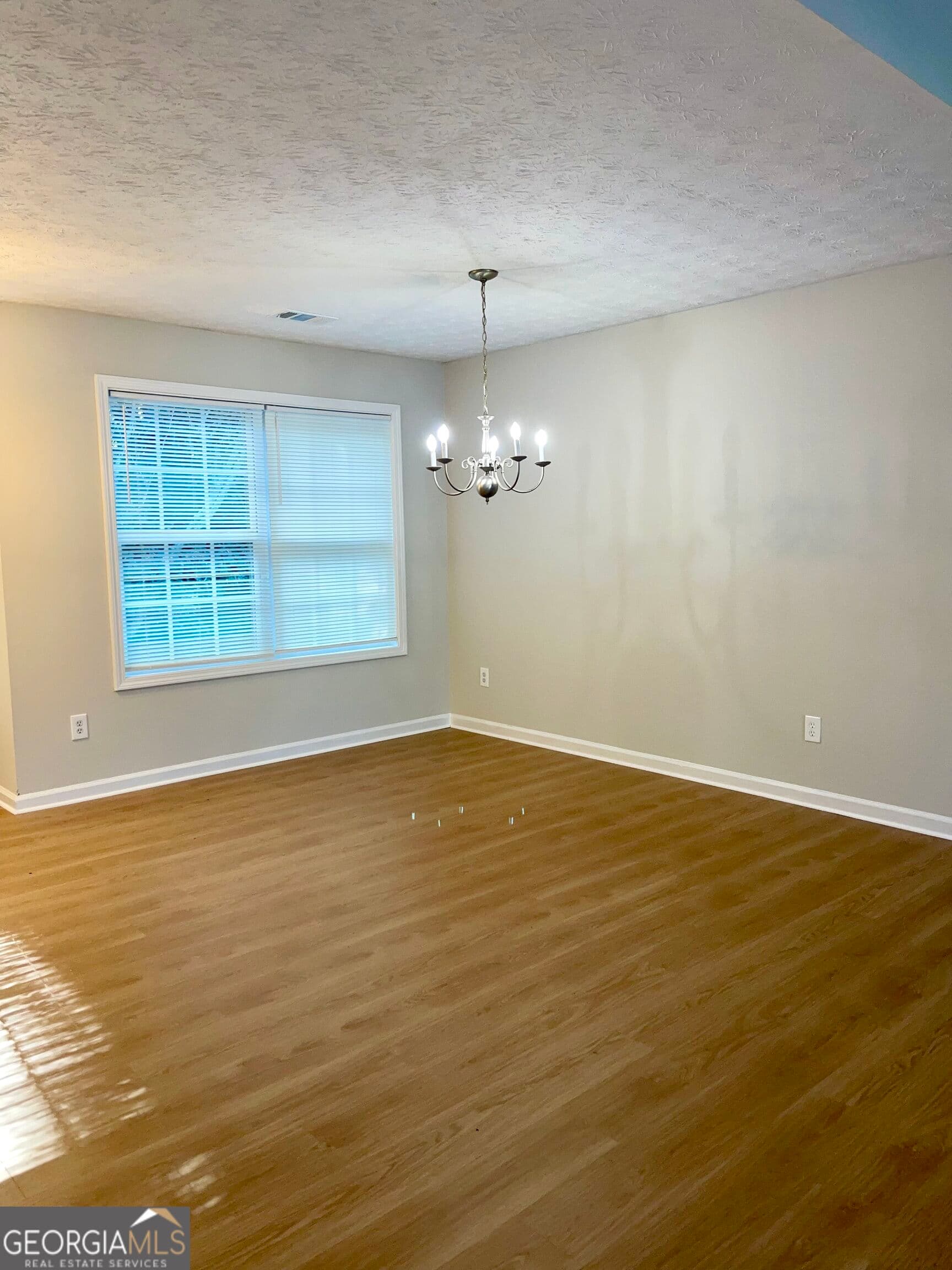 4 bedroom, 3 bathroom, 2,433 sq ft single family residence for rent at 8262 Parkwood Place, Jonesboro, GA 30238 for $1,950 a month — photo 3