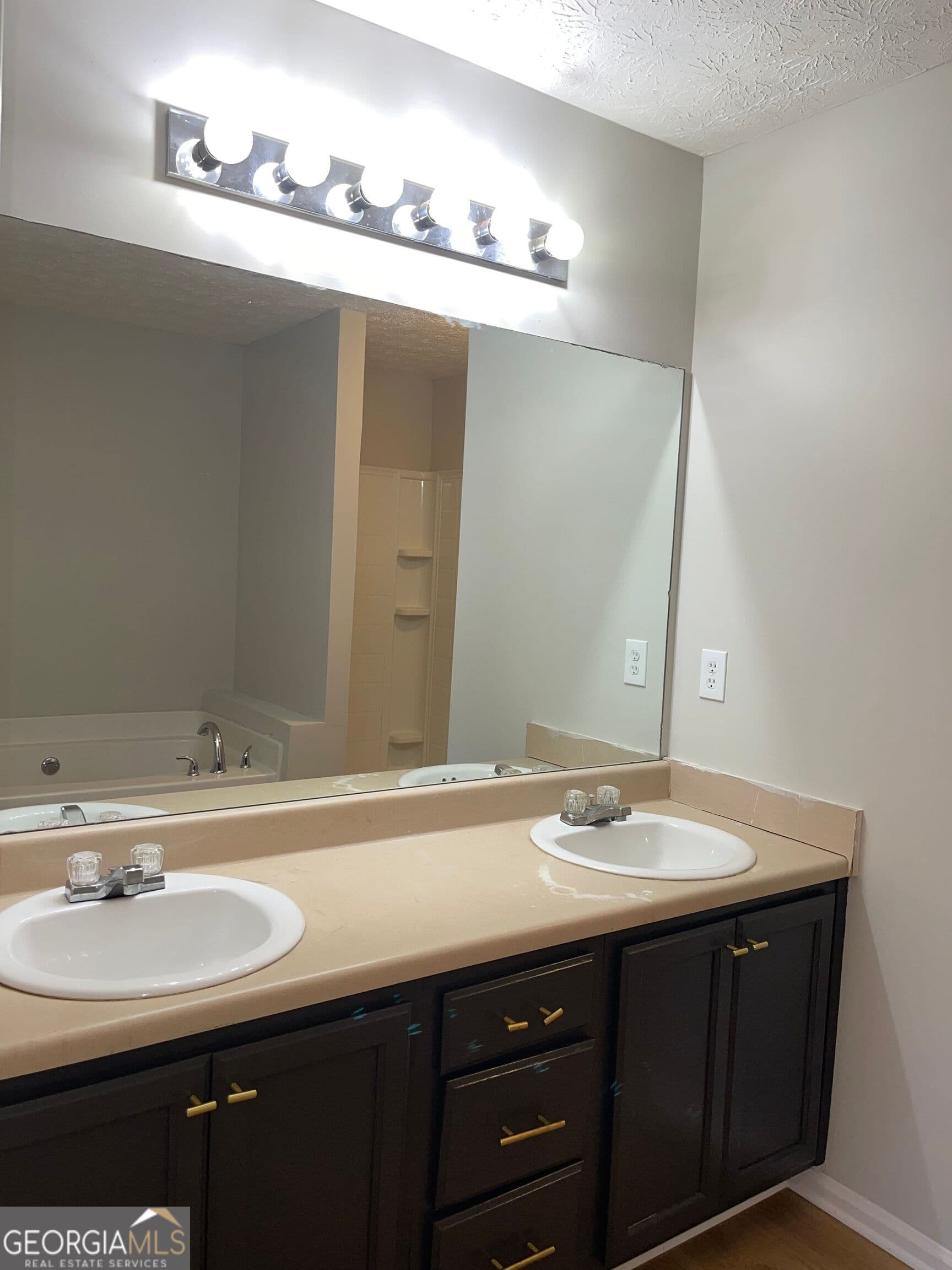 4 bedroom, 3 bathroom, 2,433 sq ft single family residence for rent at 8262 Parkwood Place, Jonesboro, GA 30238 for $1,950 a month — photo 8