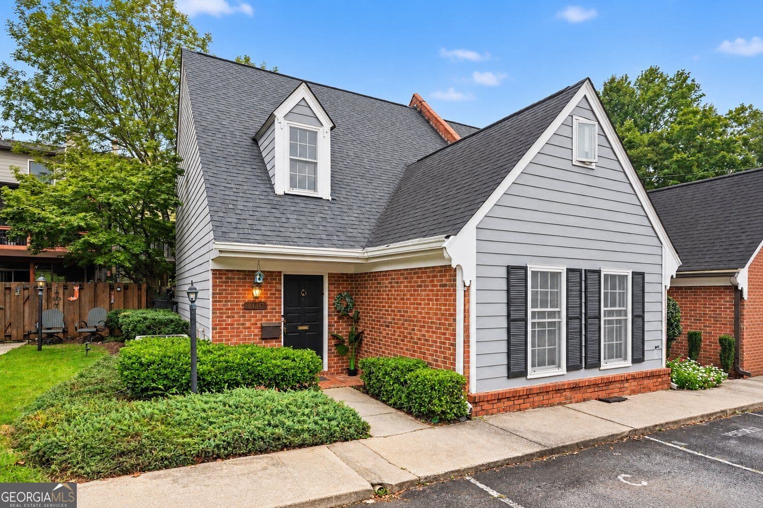 3 bedroom, 3 bathroom, 1,621 sq ft townhouse for sale at 218 Forkner Drive C, Decatur, GA 30030 — photo 8