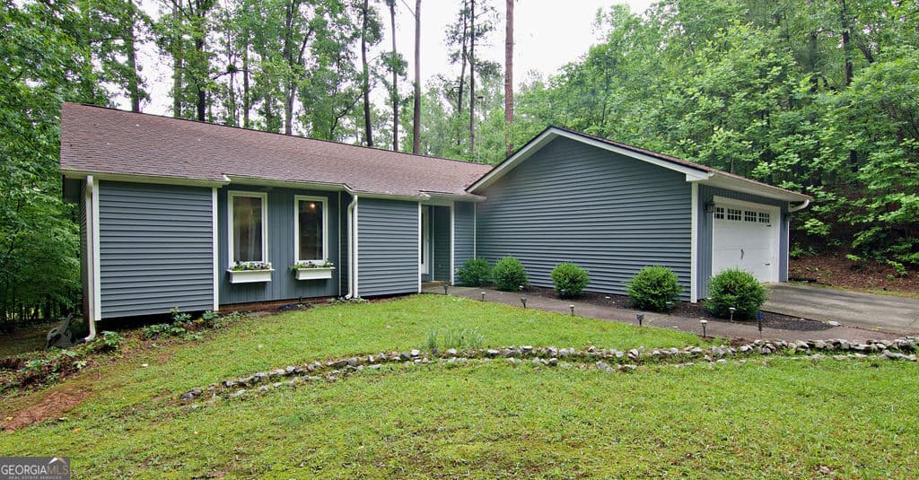 3 bedroom, 2 bathroom, 1,417 sq ft single family residence for sale at 1279 Coneross Point Drive, Seneca, SC 29678 — photo 2