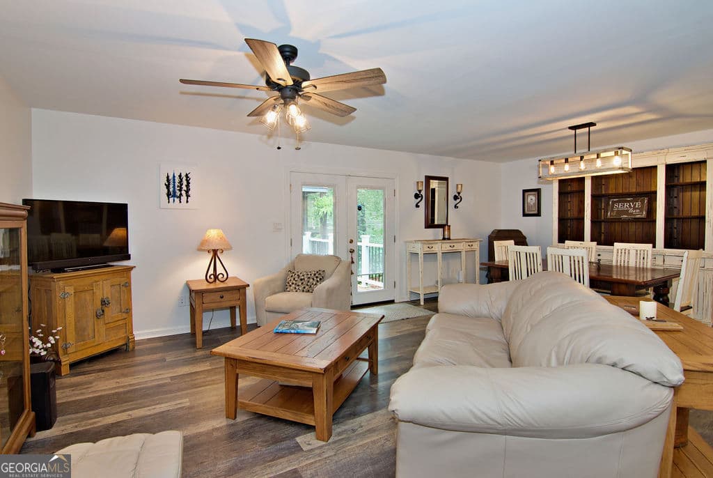 3 bedroom, 2 bathroom, 1,417 sq ft single family residence for sale at 1279 Coneross Point Drive, Seneca, SC 29678 — photo 8