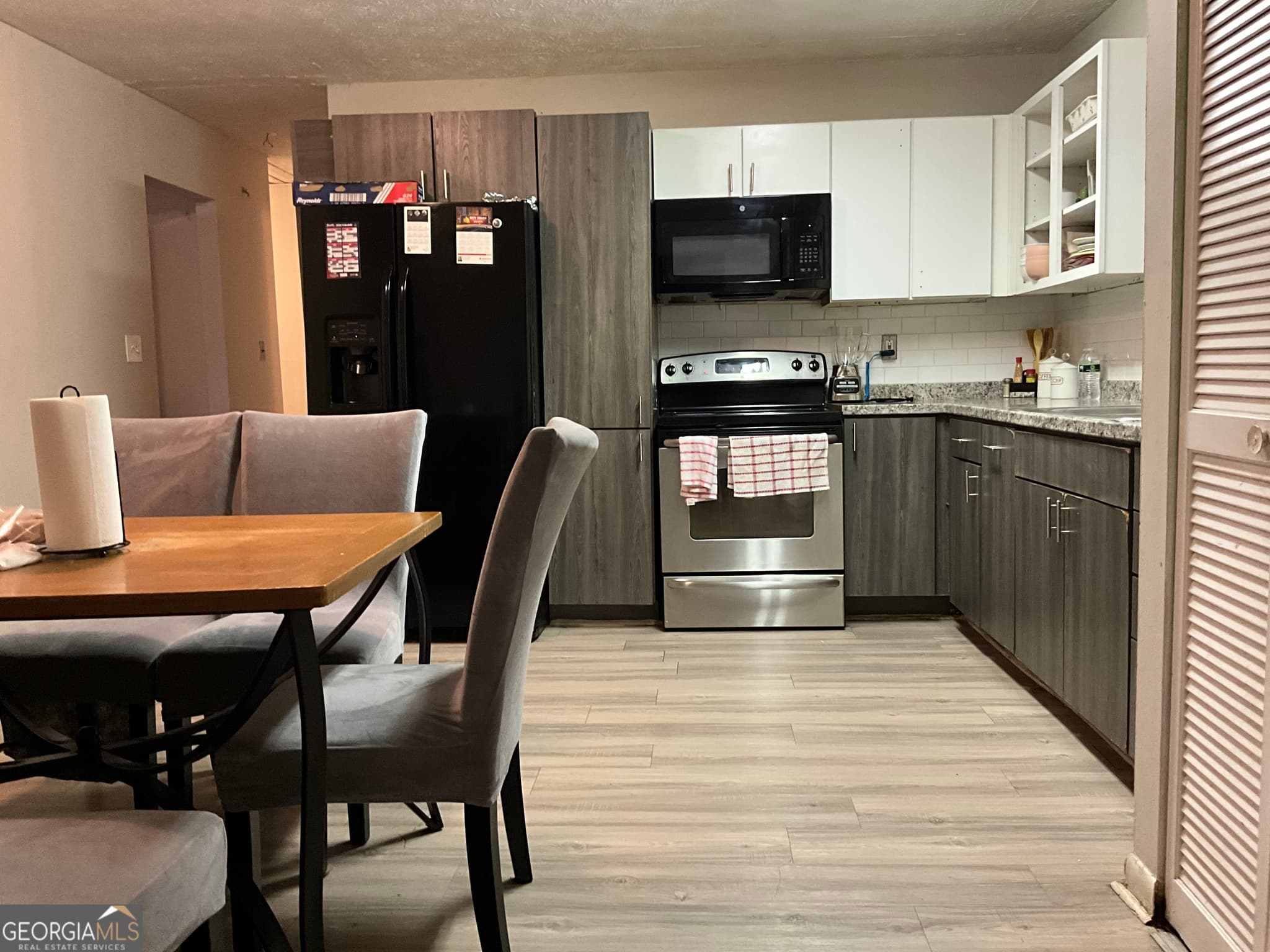 3 bedroom, 2 bathroom single family residence for sale at 6146 Hickory Drive, Forest Park, GA 30297 — photo 6