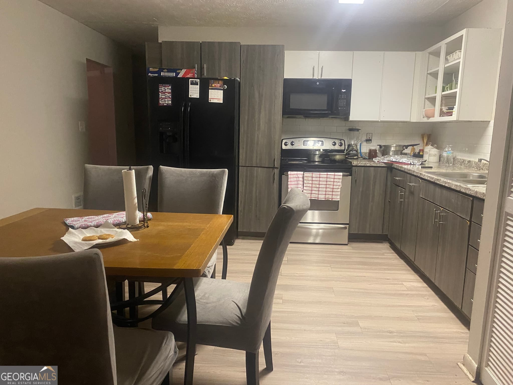 3 bedroom, 2 bathroom single family residence for sale at 6146 Hickory Drive, Forest Park, GA 30297 — photo 8