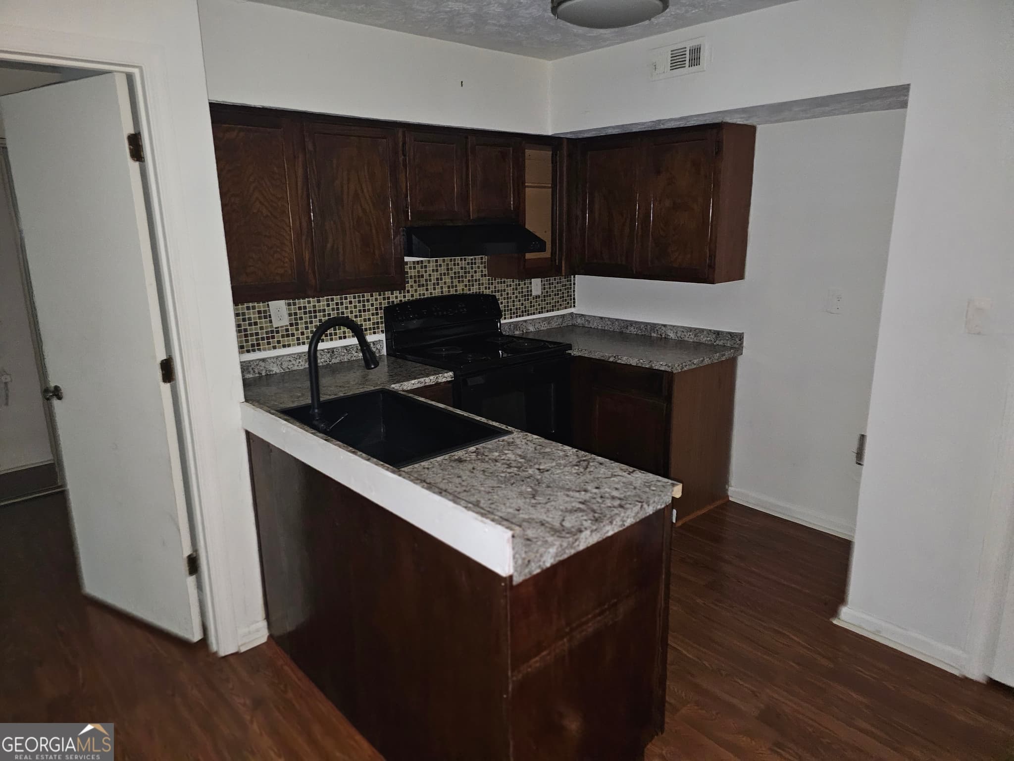 2 bedroom, 2 bathroom, 1,150 sq ft condominium for sale at 1909 Brian Way, Decatur, GA 30033 — photo 7