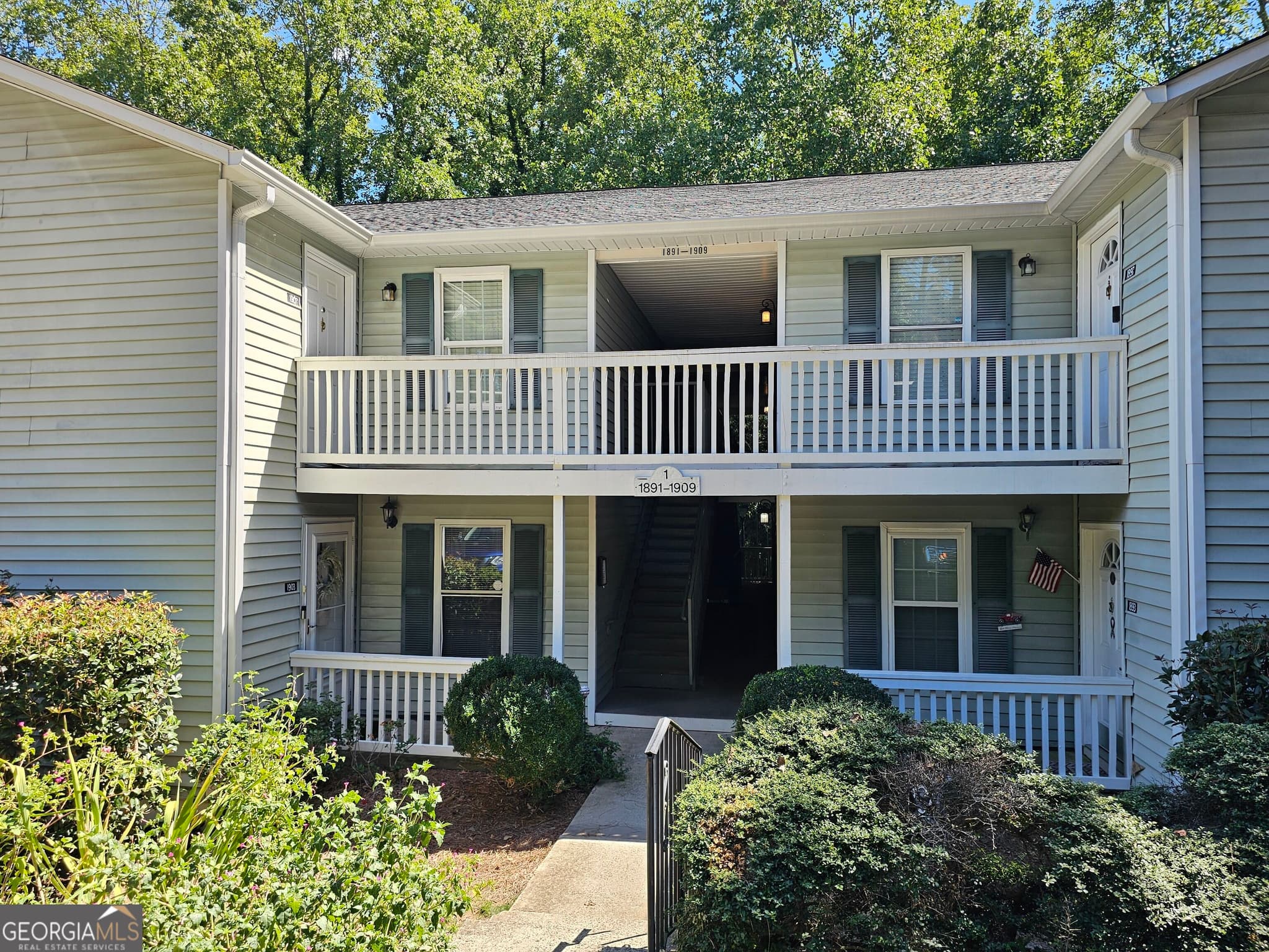 2 bedroom, 2 bathroom, 1,150 sq ft condominium for sale at 1909 Brian Way, Decatur, GA 30033