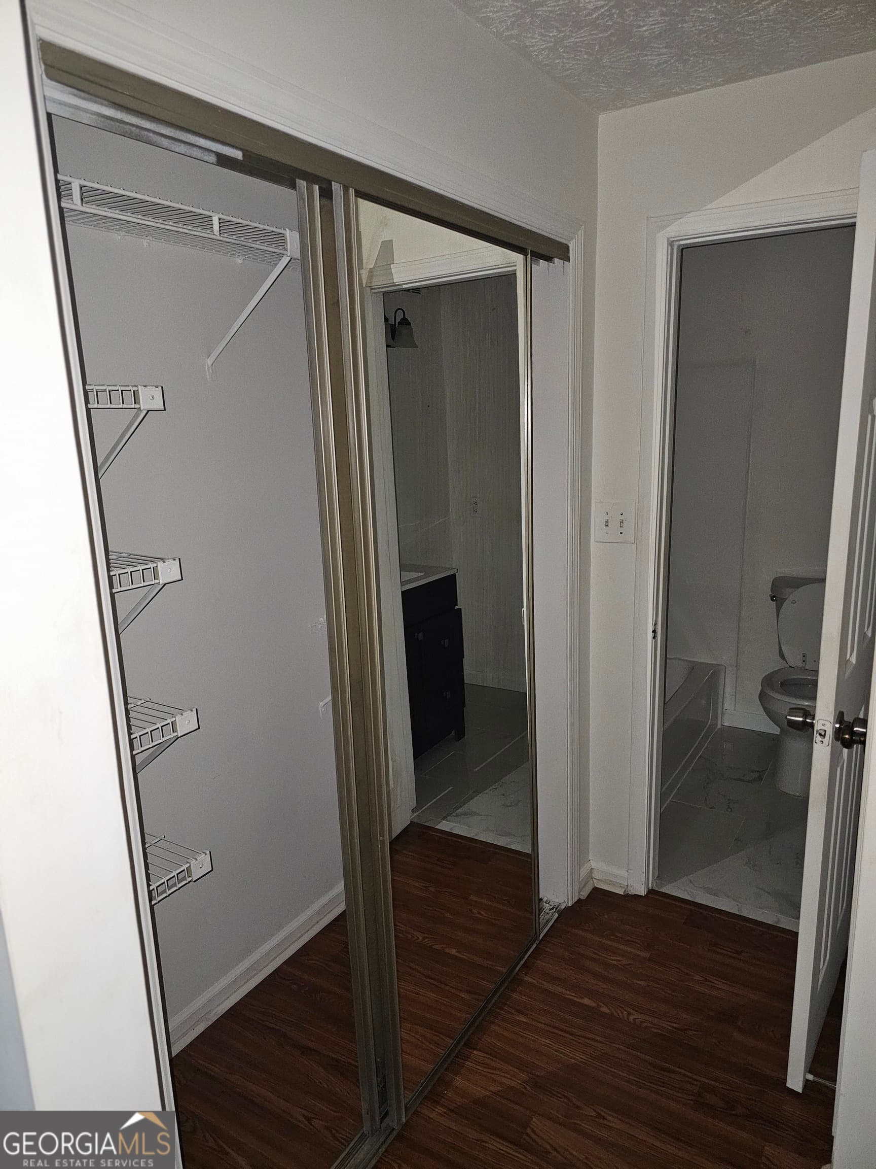 2 bedroom, 2 bathroom, 1,150 sq ft condominium for sale at 1909 Brian Way, Decatur, GA 30033 — photo 4