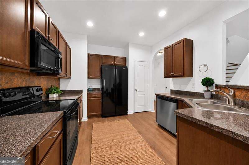4 bedroom, 3 bathroom, 2,171 sq ft single family residence for sale at 306 Pin Oak Avenue, Woodstock, GA 30188 — photo 6