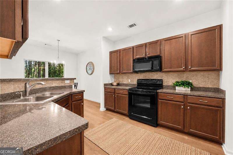 4 bedroom, 3 bathroom, 2,171 sq ft single family residence for sale at 306 Pin Oak Avenue, Woodstock, GA 30188 — photo 3