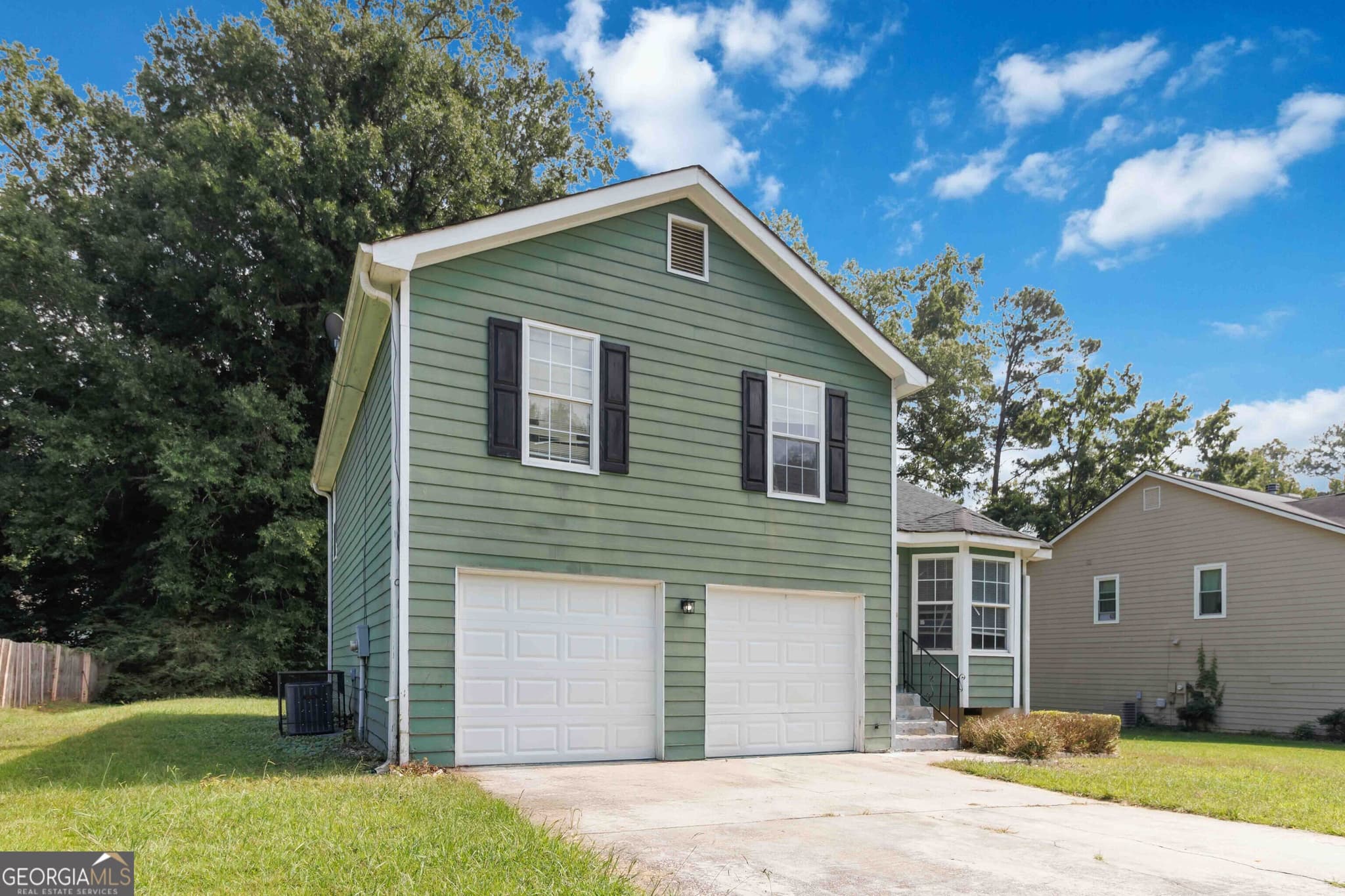 3 bedroom, 2.5 bathroom, 1,560 sq ft single family residence for rent at 7049 Sir Galahad Way, Jonesboro, GA 30236 for $1,850 a month — photo 3