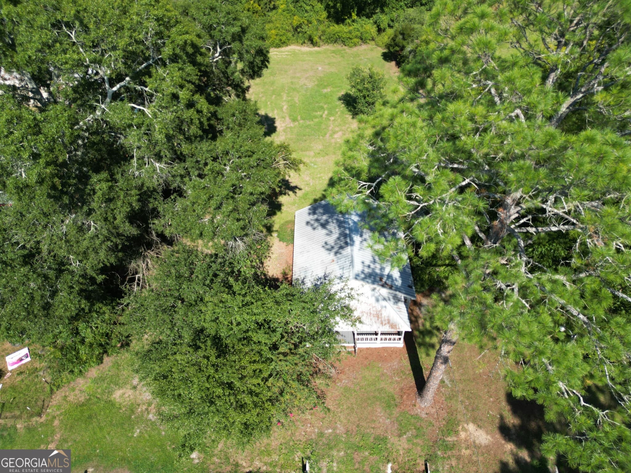 2 bedroom, 1 bathroom, 728 sq ft single family residence for sale at 77 S Bobby Street, Lenox, GA 31637 — photo 6
