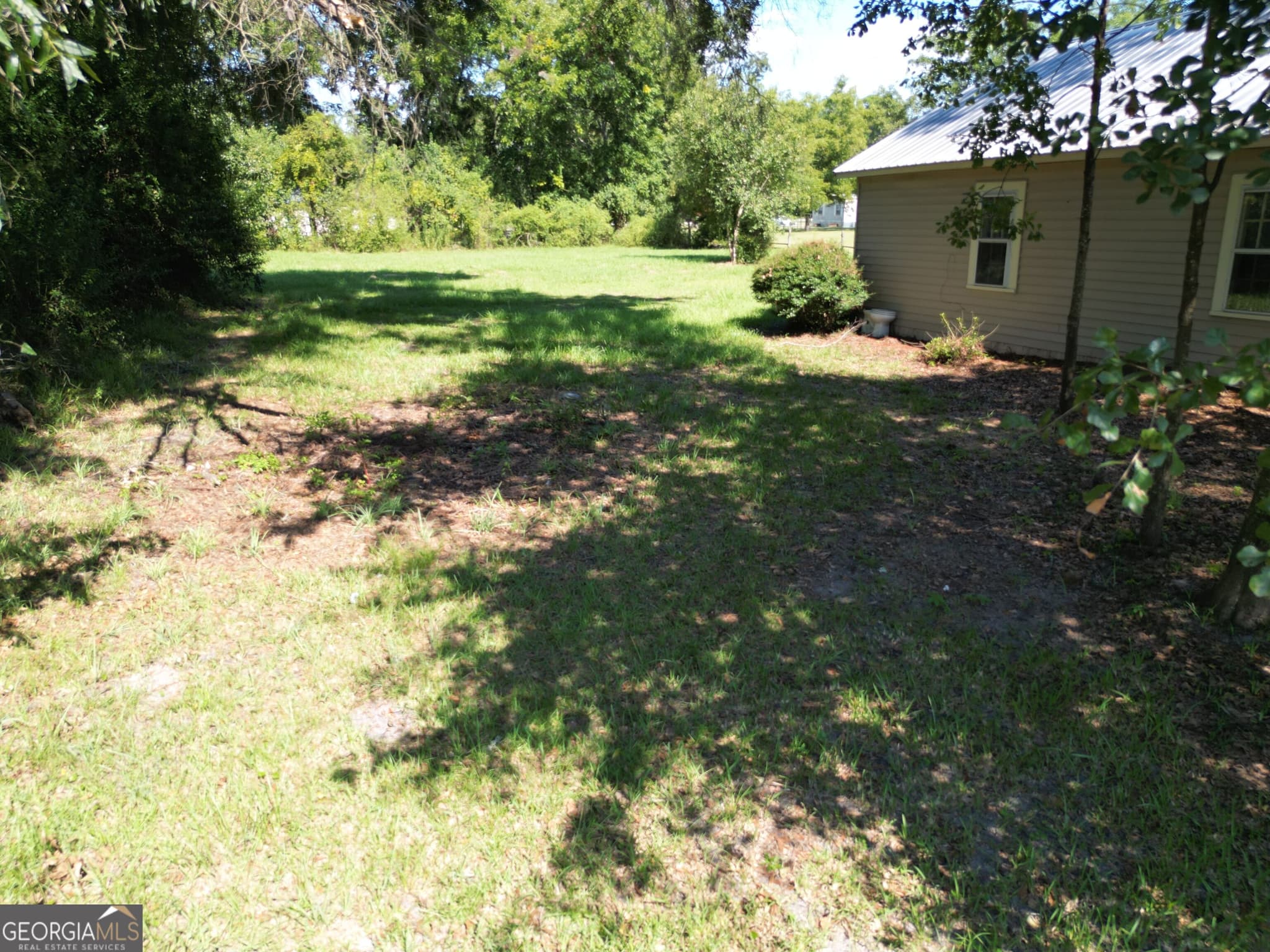 2 bedroom, 1 bathroom, 728 sq ft single family residence for sale at 77 S Bobby Street, Lenox, GA 31637 — photo 7