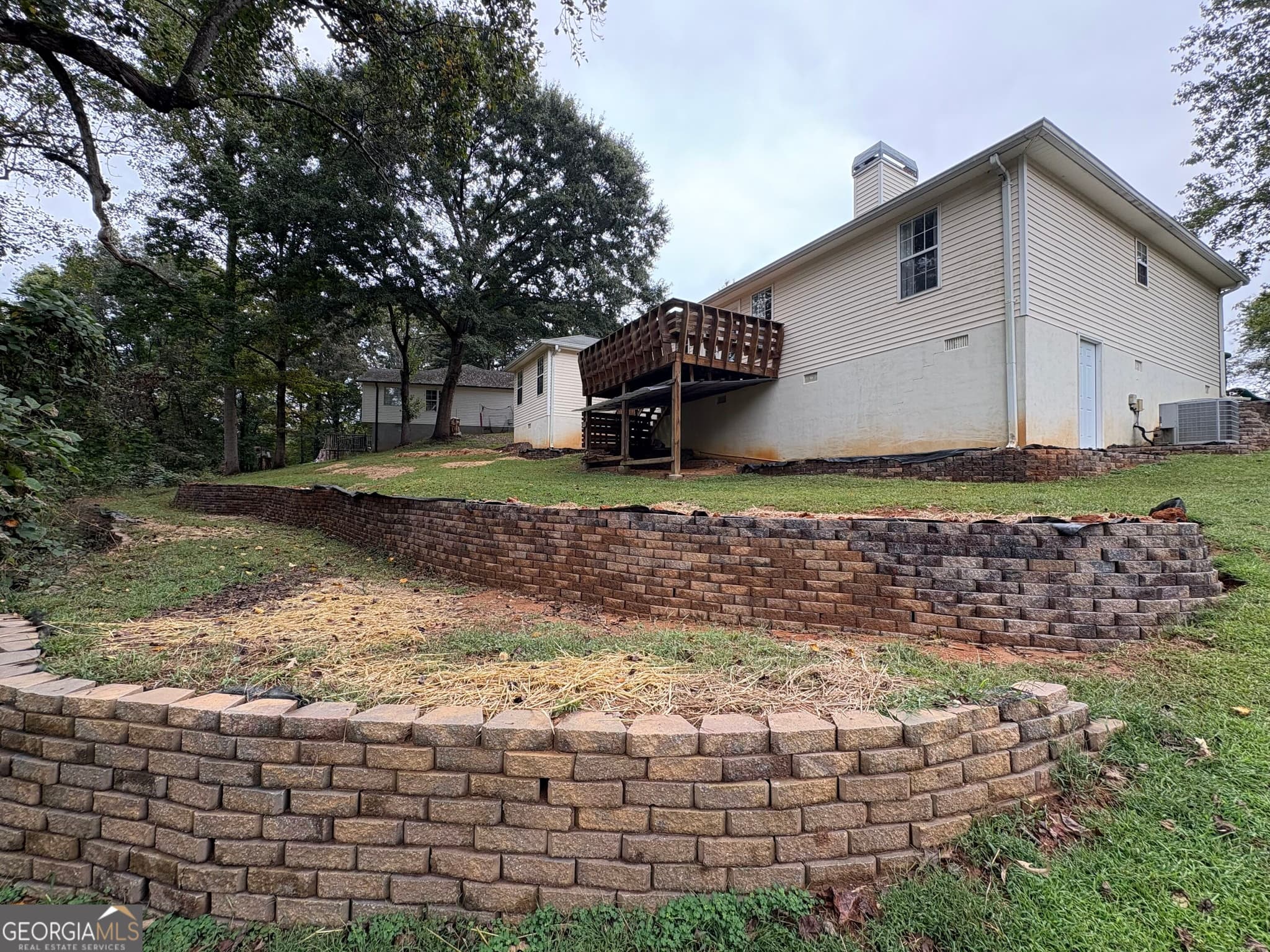 3 bedroom, 2 bathroom, 3,850 sq ft single family residence for rent at 3813 N Rivercrest Drive, Gainesville, GA 30506 for $2,000 a month — photo 7