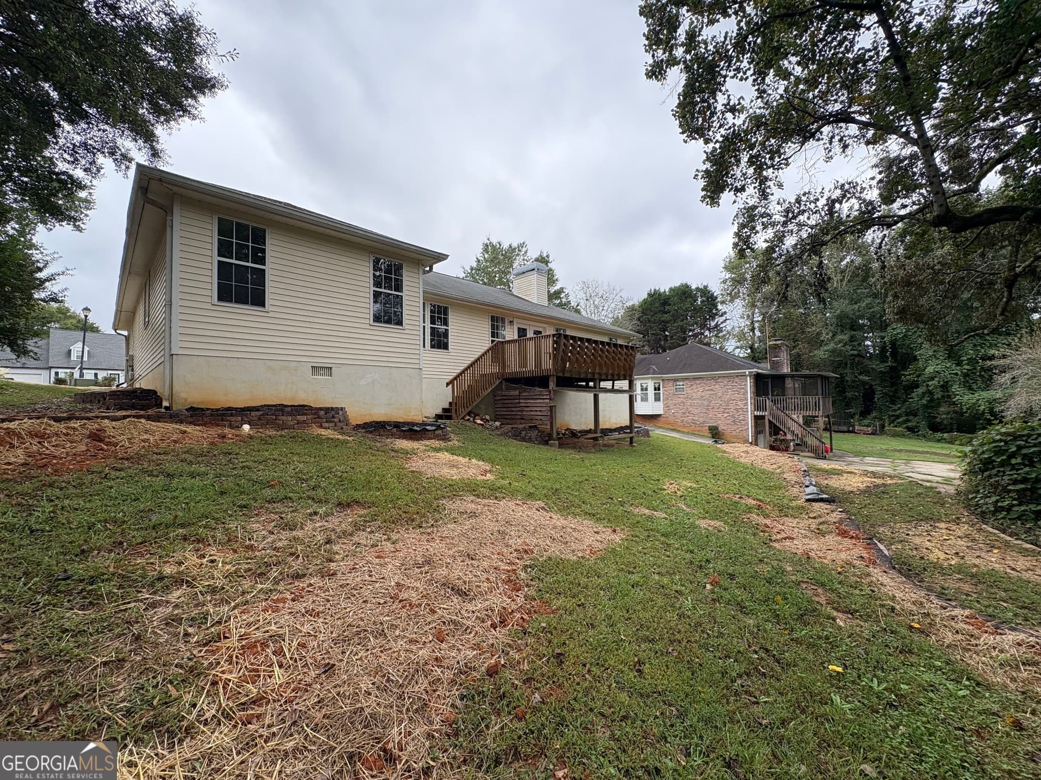 3 bedroom, 2 bathroom, 3,850 sq ft single family residence for rent at 3813 N Rivercrest Drive, Gainesville, GA 30506 for $2,000 a month — photo 9