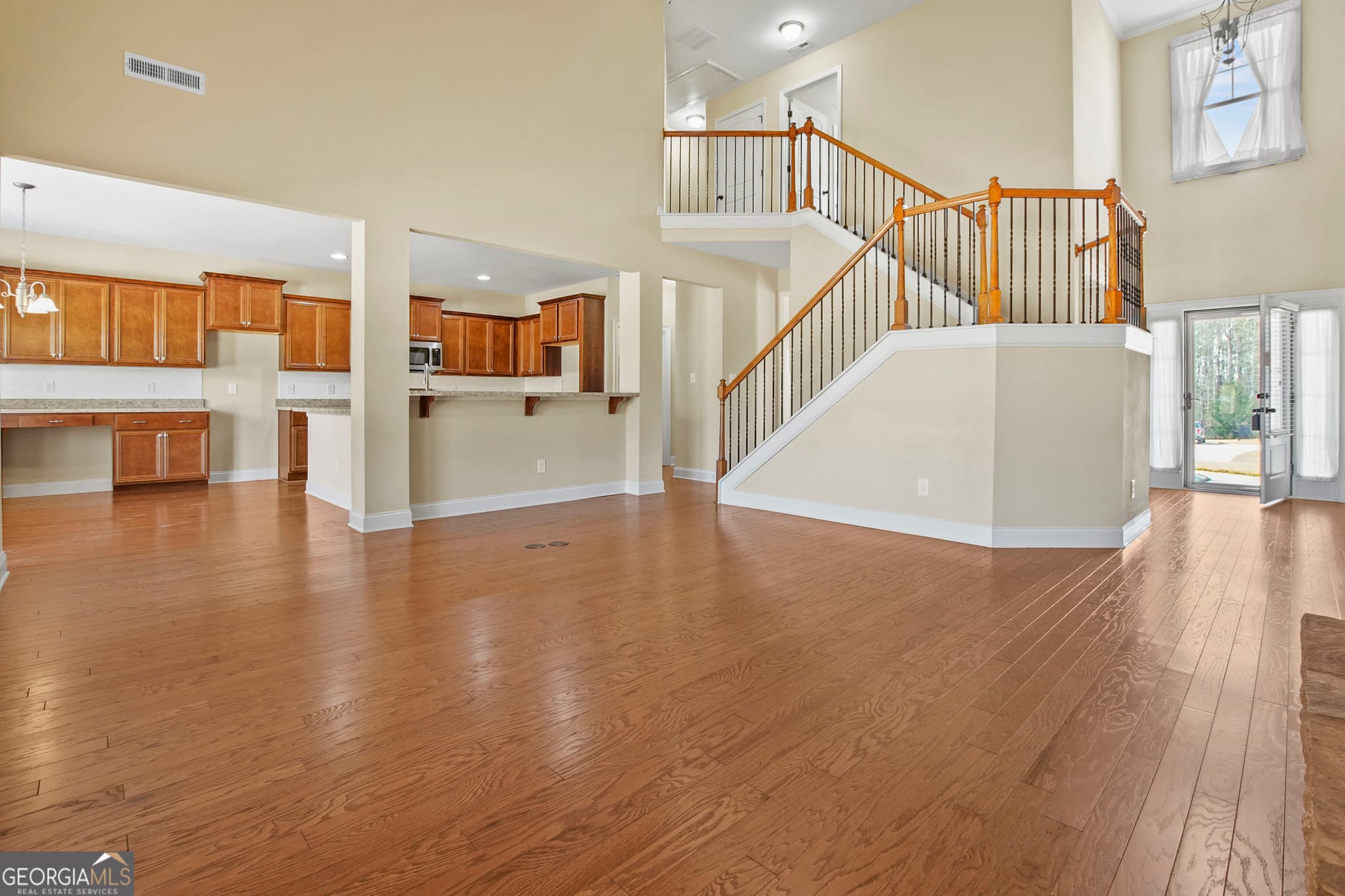 5 bedroom, 3 bathroom, 2,547 sq ft single family residence for sale at 110 Moreland Oaks Drive, Moreland, GA 30259 — photo 4