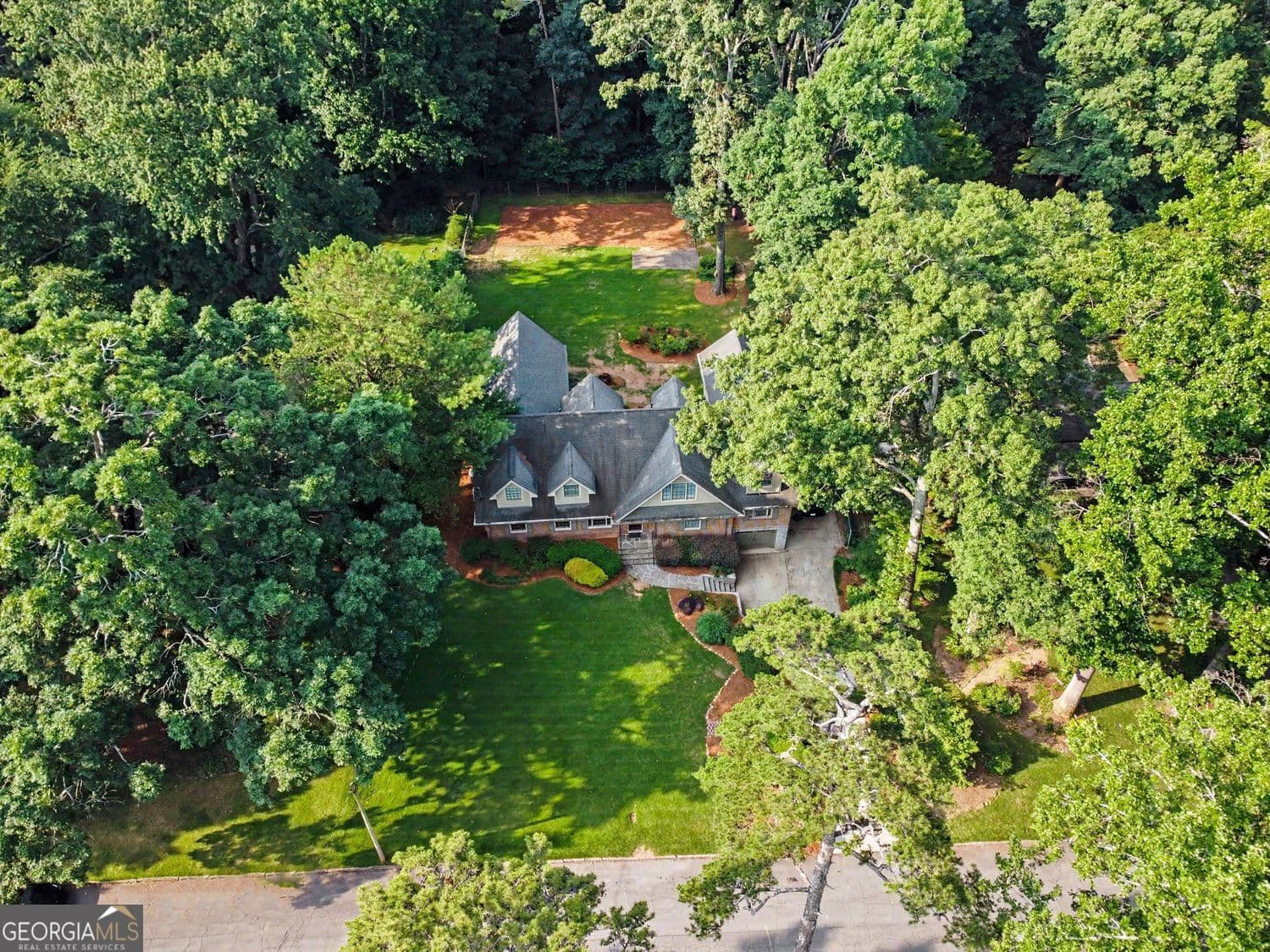 6 bedroom, 4.5 bathroom, 4,894 sq ft single family residence for sale at 804 Pinetree Drive, Decatur, GA 30030 — photo 2