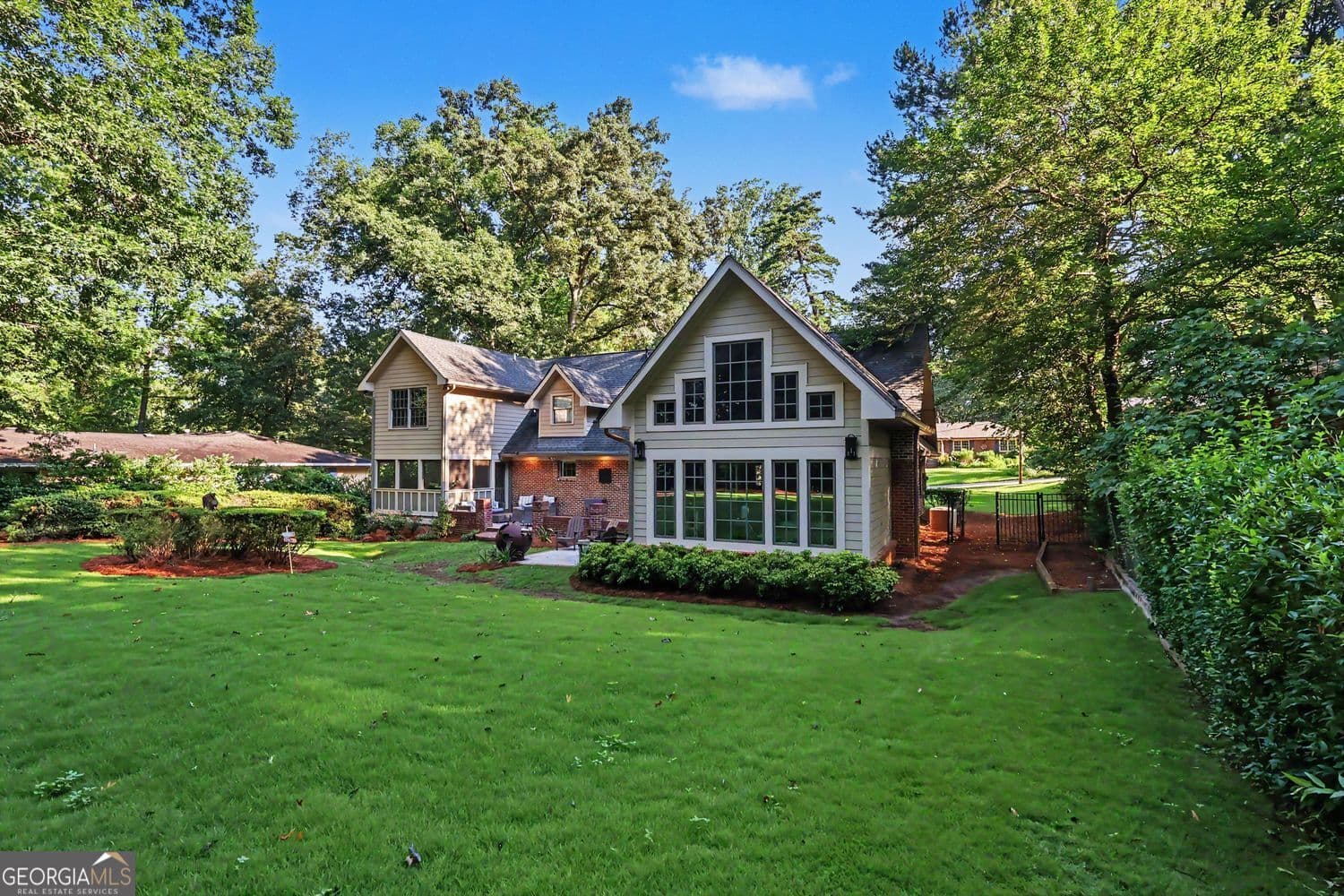 6 bedroom, 4.5 bathroom, 4,894 sq ft single family residence for sale at 804 Pinetree Drive, Decatur, GA 30030 — photo 3