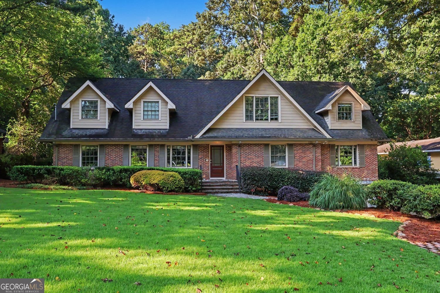 6 bedroom, 4.5 bathroom, 4,894 sq ft single family residence for sale at 804 Pinetree Drive, Decatur, GA 30030 — photo 1 of 69