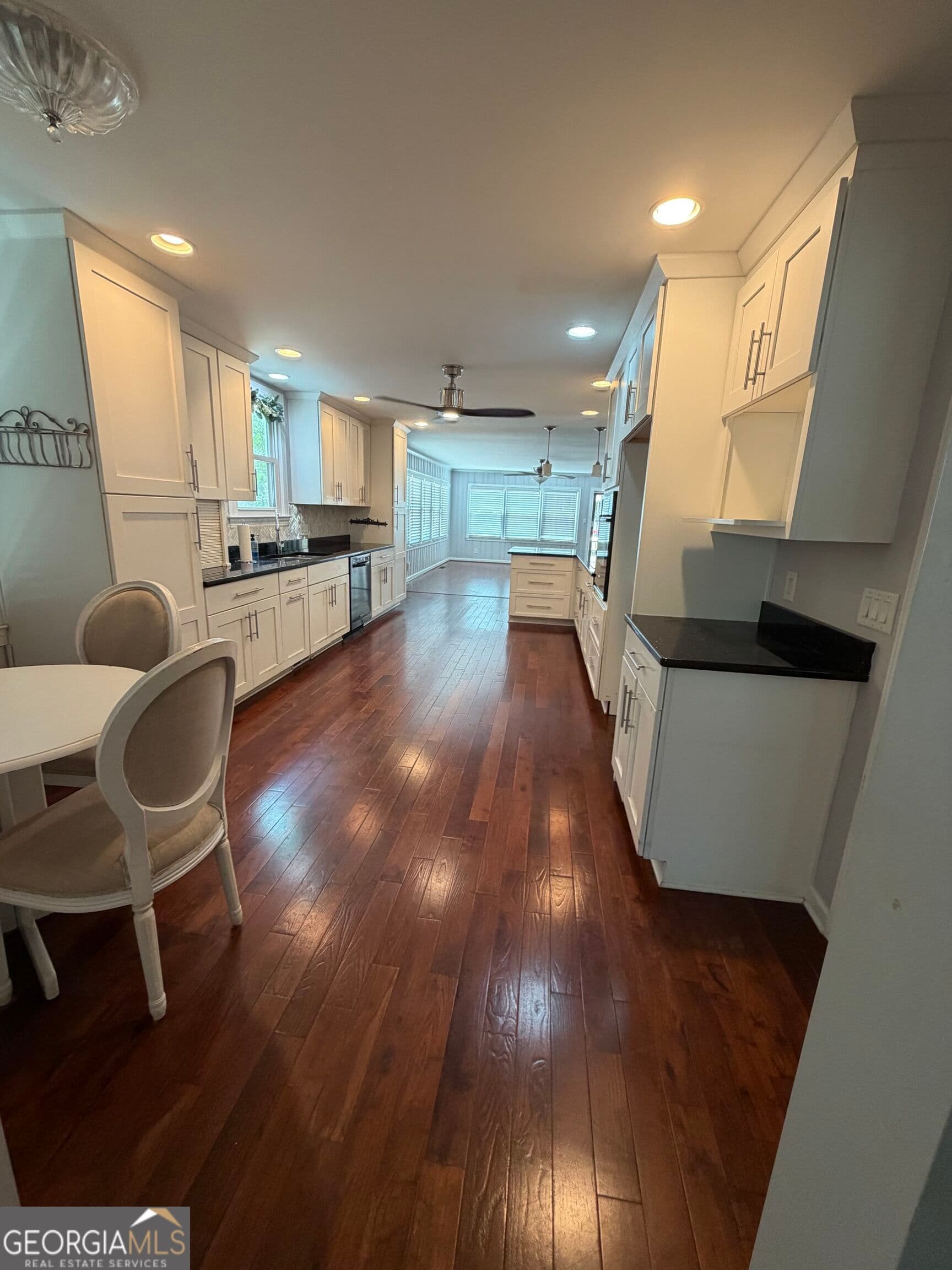 2 bedroom, 2 bathroom, 1,848 sq ft single family residence for sale at 236 Tilney Avenue, Griffin, GA 30224 — photo 3