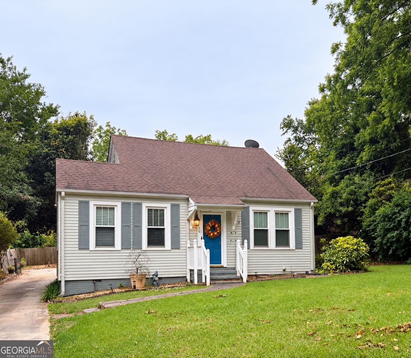 2 bedroom, 2 bathroom, 1,848 sq ft single family residence for sale at 236 Tilney Avenue, Griffin, GA 30224 — photo 1 of 8