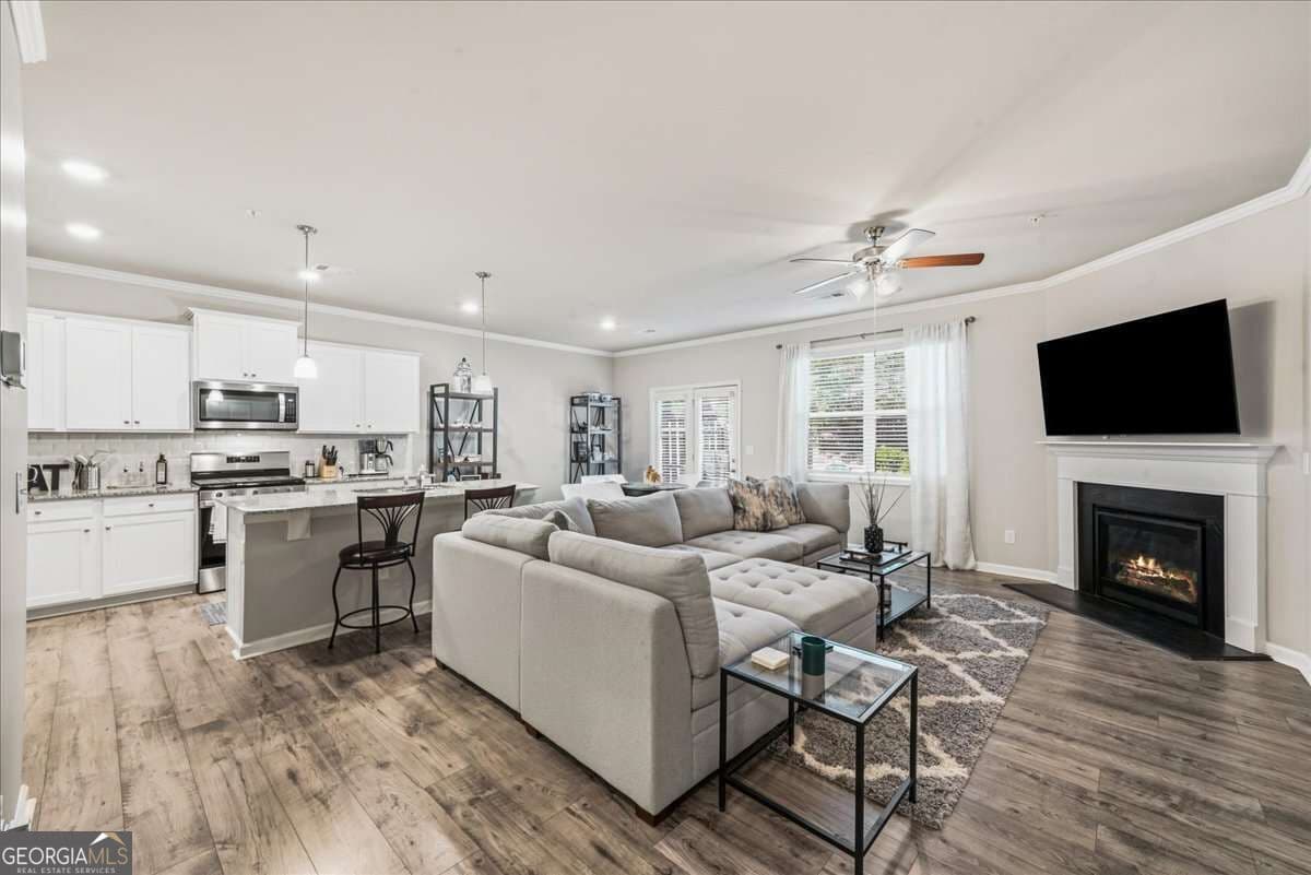 3 bedroom, 2.5 bathroom, 1,925 sq ft townhouse for sale at 815 Upper Dove Court, Woodstock, GA 30188 — photo 9