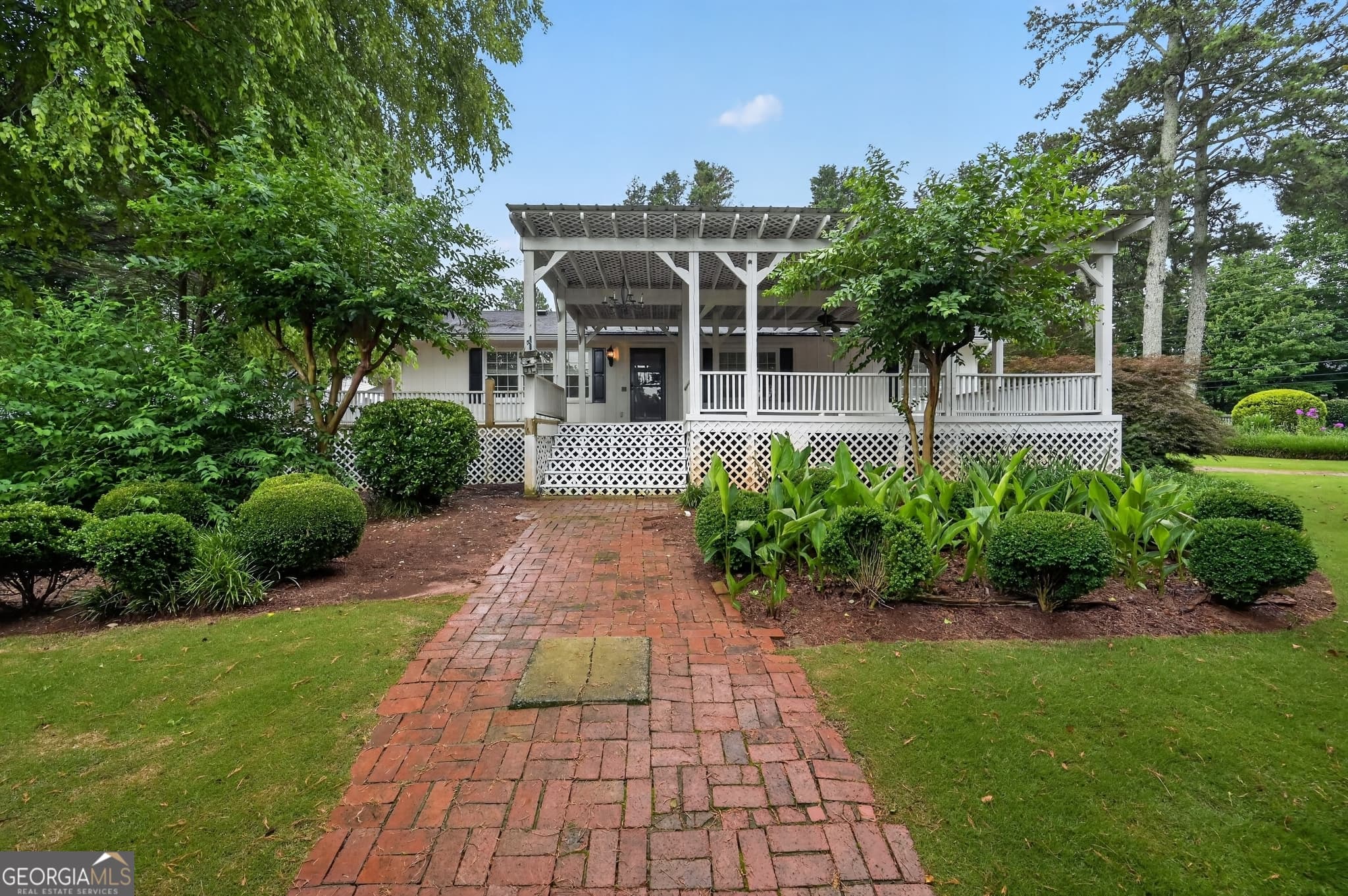 2 bedroom, 2 bathroom, 1,845 sq ft single family residence for rent at 1455 Courtney Lane, Cumming, GA 30041 for $2,140 a month — photo 1 of 1