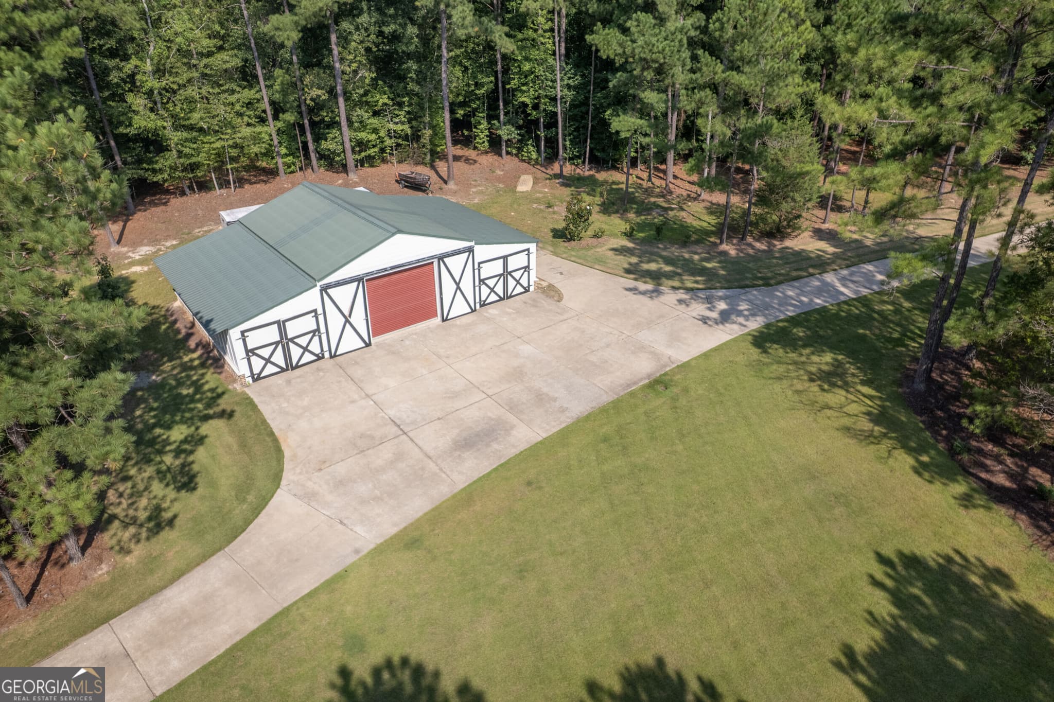 4 bedroom, 3 bathroom, 3,340 sq ft single family residence under contract at 1826 Pierce Road, Waverly Hall, GA 31831 — photo 7