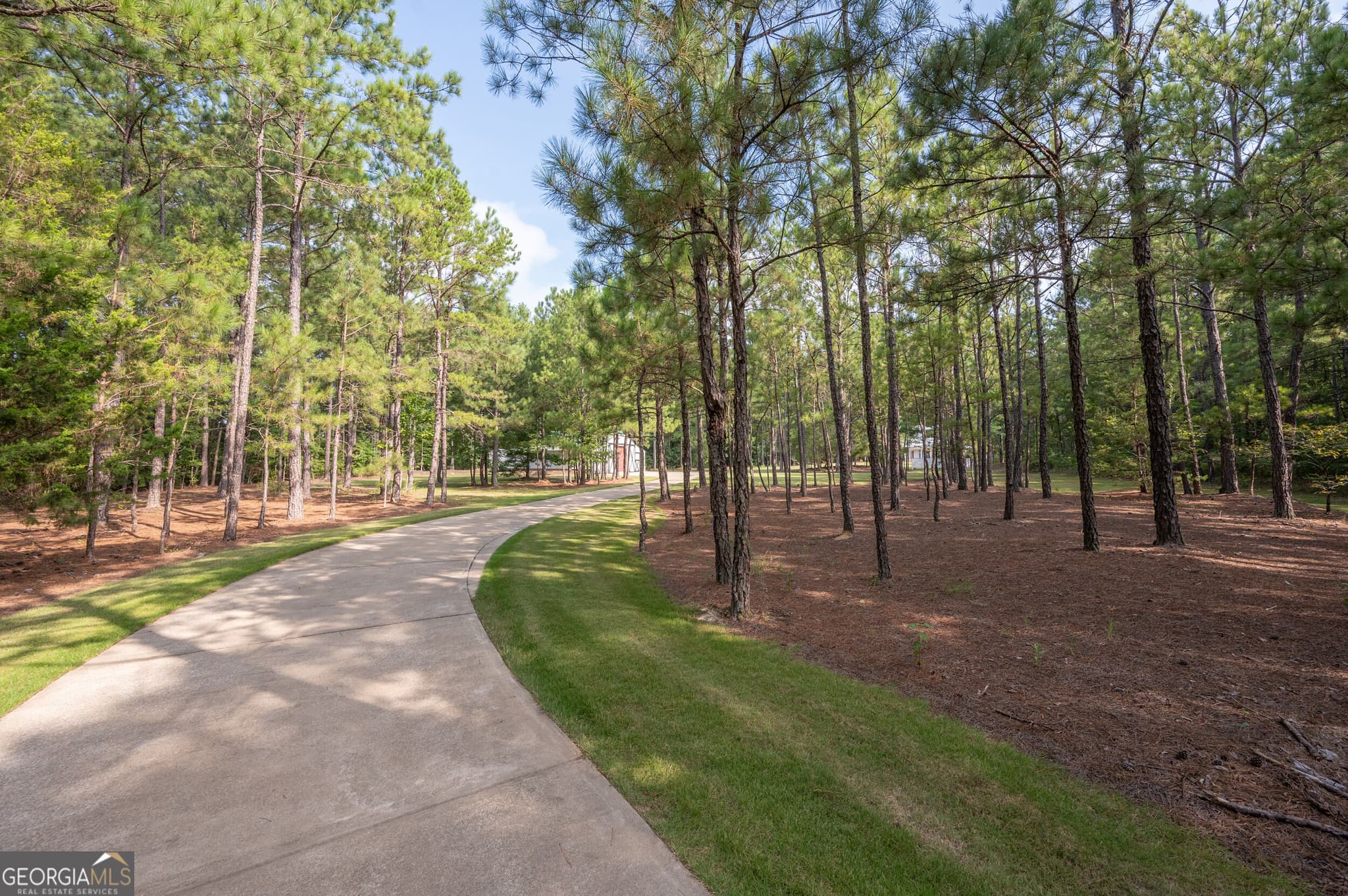 4 bedroom, 3 bathroom, 3,340 sq ft single family residence under contract at 1826 Pierce Road, Waverly Hall, GA 31831 — photo 5
