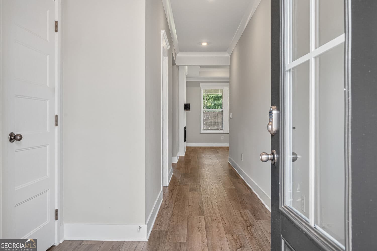 4 bedroom, 3.5 bathroom, 2,494 sq ft single family residence for sale at 211 Cantrell View Court, Cartersville, GA 30120 — photo 2