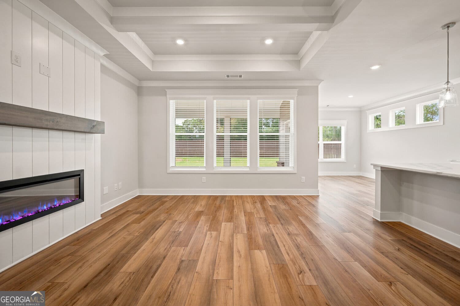 4 bedroom, 3.5 bathroom, 2,494 sq ft single family residence for sale at 211 Cantrell View Court, Cartersville, GA 30120 — photo 3