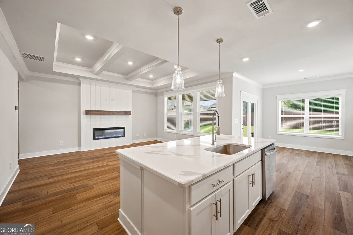 4 bedroom, 3.5 bathroom, 2,494 sq ft single family residence for sale at 211 Cantrell View Court, Cartersville, GA 30120 — photo 9