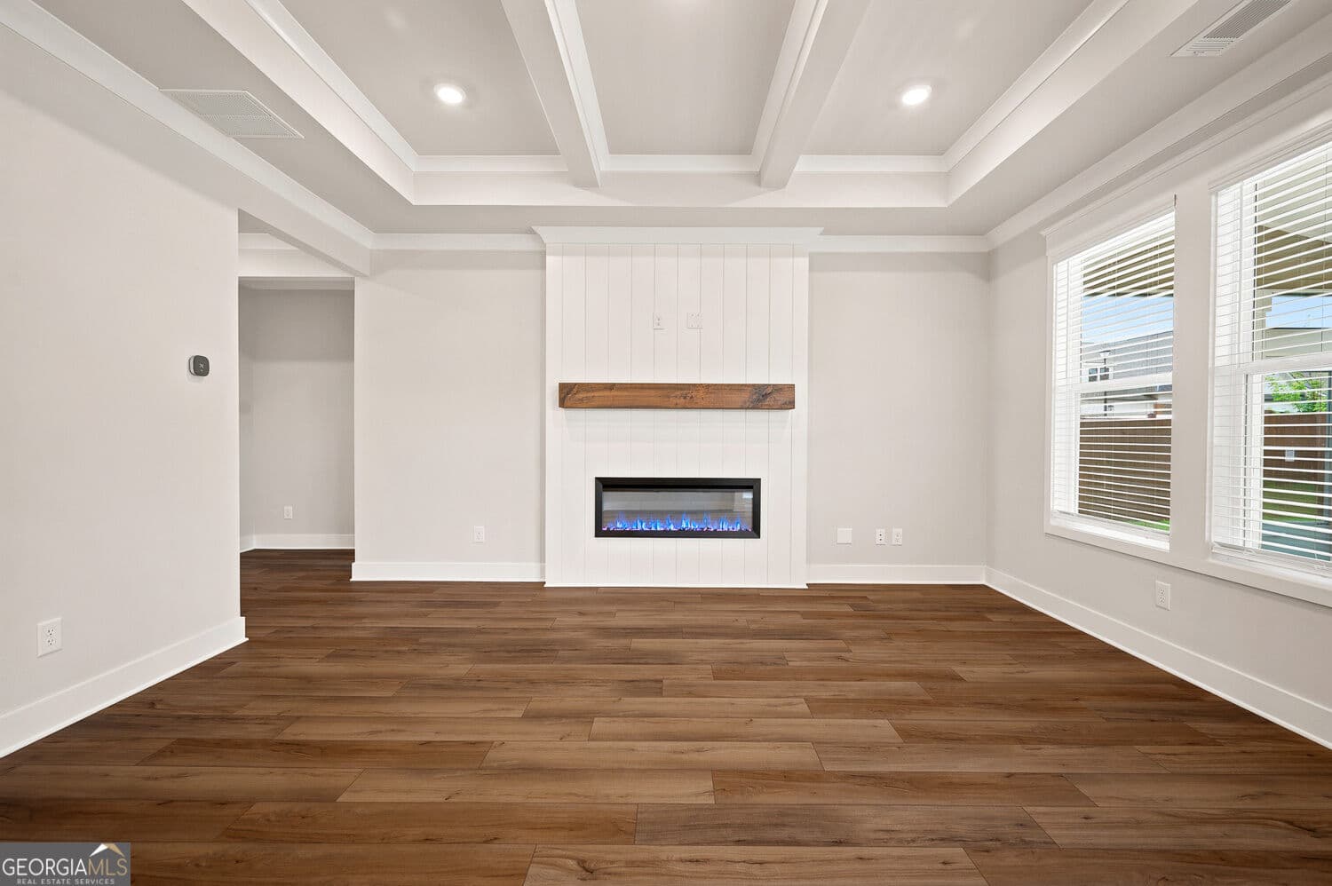 4 bedroom, 3.5 bathroom, 2,494 sq ft single family residence for sale at 211 Cantrell View Court, Cartersville, GA 30120 — photo 4