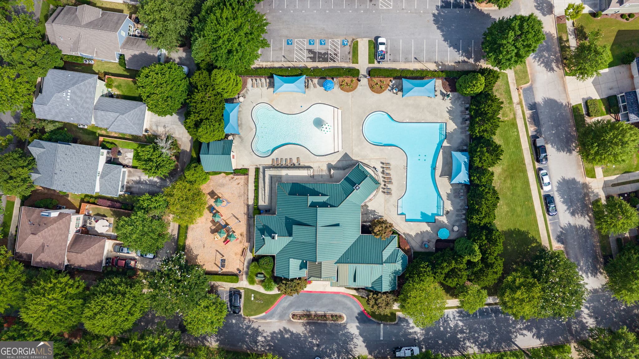 2 bedroom, 2.5 bathroom, 1,985 sq ft townhouse for sale at 9938 Mancunian Way, Douglasville, GA 30135 — photo 9