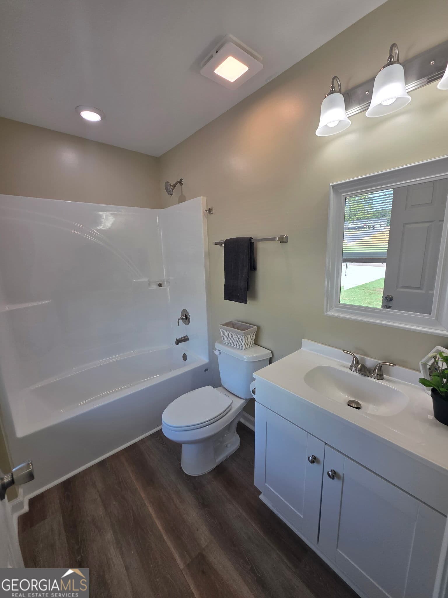 4 bedroom, 3 bathroom, 1,756 sq ft single family residence for sale at 70 Charlotte Drive, Statham, GA 30666 — photo 6