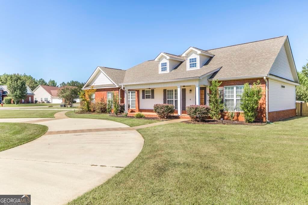 3 bedroom, 2 bathroom, 1,914 sq ft single family residence for sale at 256 Ellicott Drive, Warner Robins, GA 31088 — photo 3