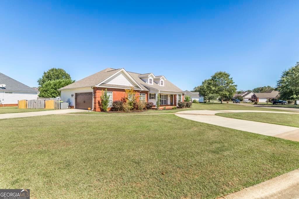3 bedroom, 2 bathroom, 1,914 sq ft single family residence for sale at 256 Ellicott Drive, Warner Robins, GA 31088 — photo 5