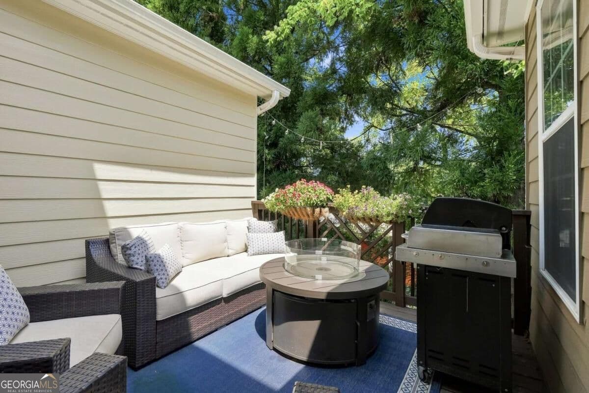 4 bedroom, 2.5 bathroom, 2,488 sq ft townhouse for sale at 11284 Musette Circle, Alpharetta, GA 30009 — photo 6