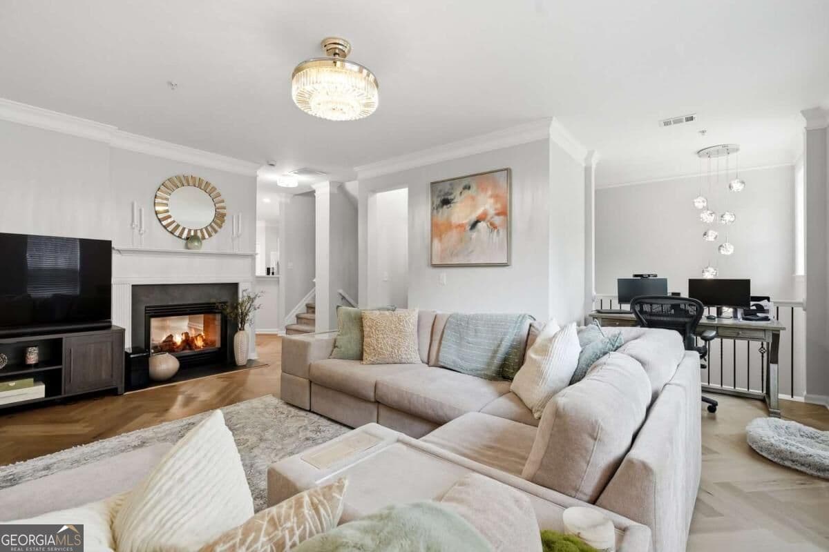 4 bedroom, 2.5 bathroom, 2,488 sq ft townhouse for sale at 11284 Musette Circle, Alpharetta, GA 30009 — photo 8