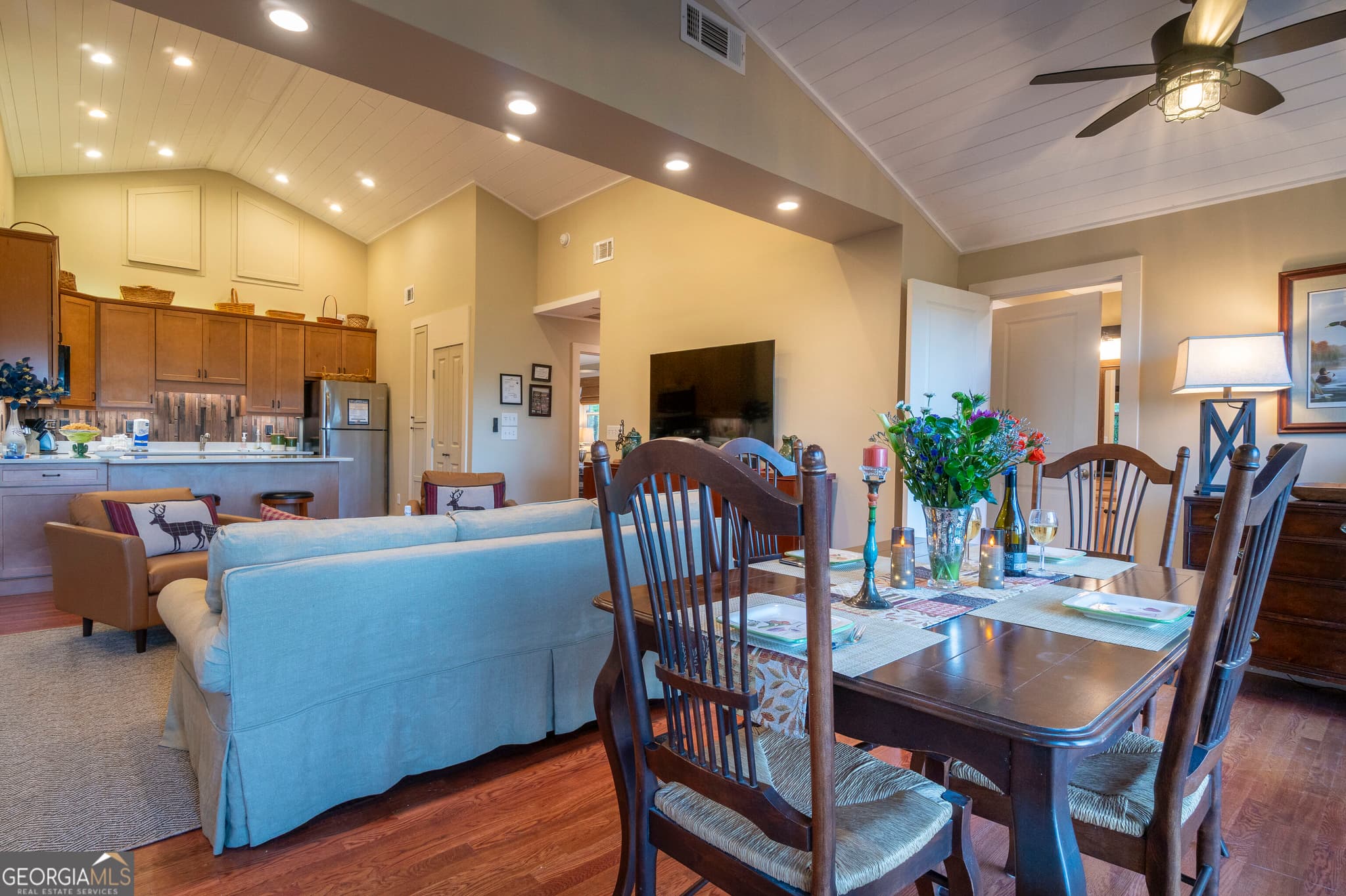 3 bedroom, 3 bathroom, 1,296 sq ft cabin,single family residence for sale at 2814 & 2816 Laurel Lodge Road, Clarkesville, GA 30523 — photo 9