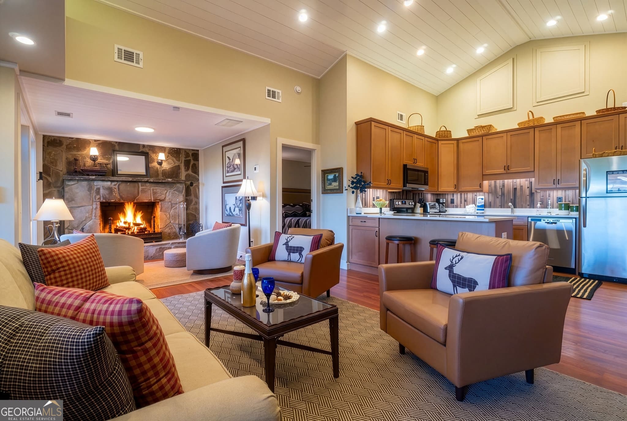 3 bedroom, 3 bathroom, 1,296 sq ft cabin,single family residence for sale at 2814 & 2816 Laurel Lodge Road, Clarkesville, GA 30523 — photo 8