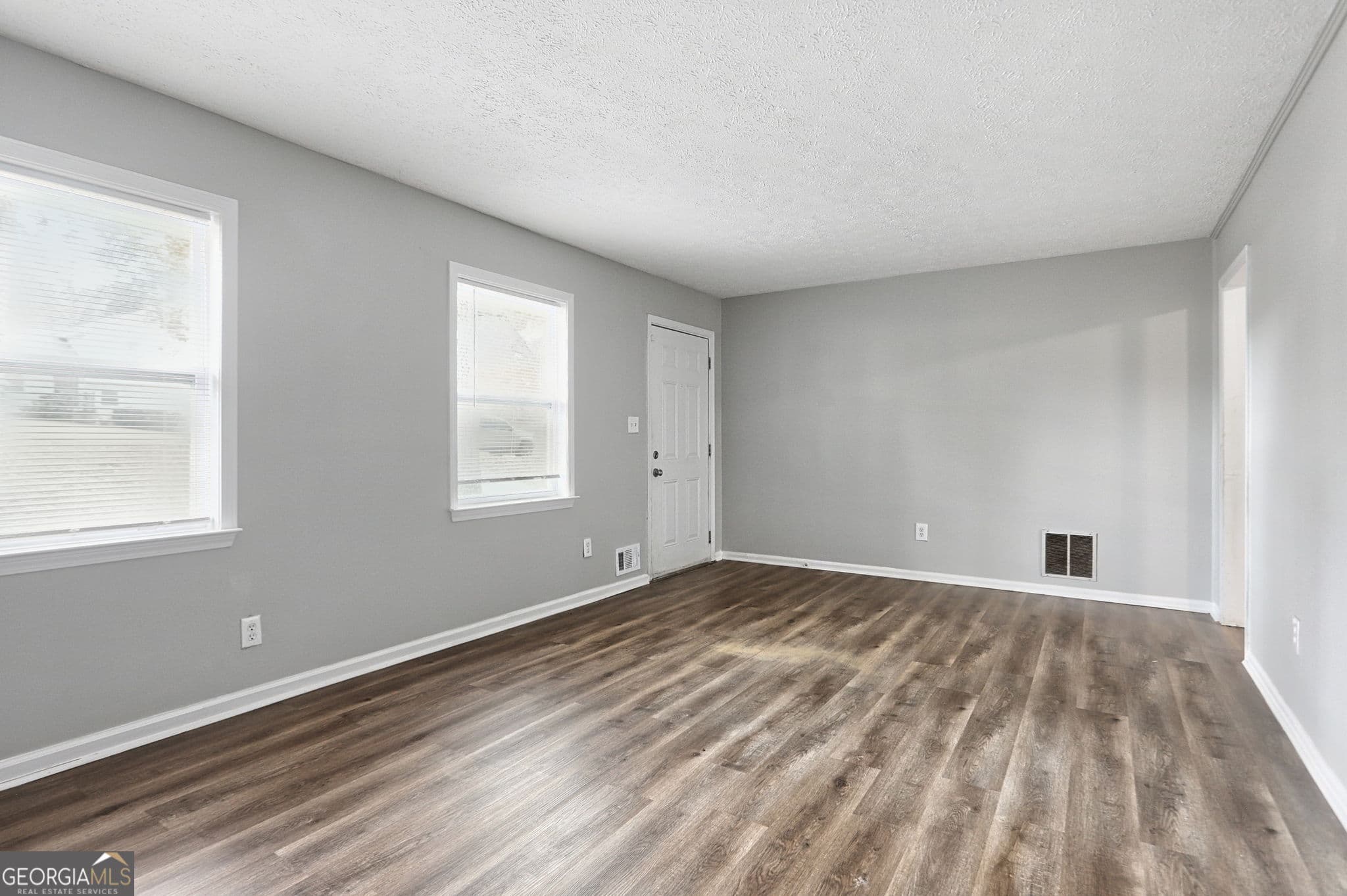 3 bedroom, 1.5 bathroom, 1,644 sq ft single family residence for sale at 1049 Soapstone Lane, Riverdale, GA 30296 — photo 6
