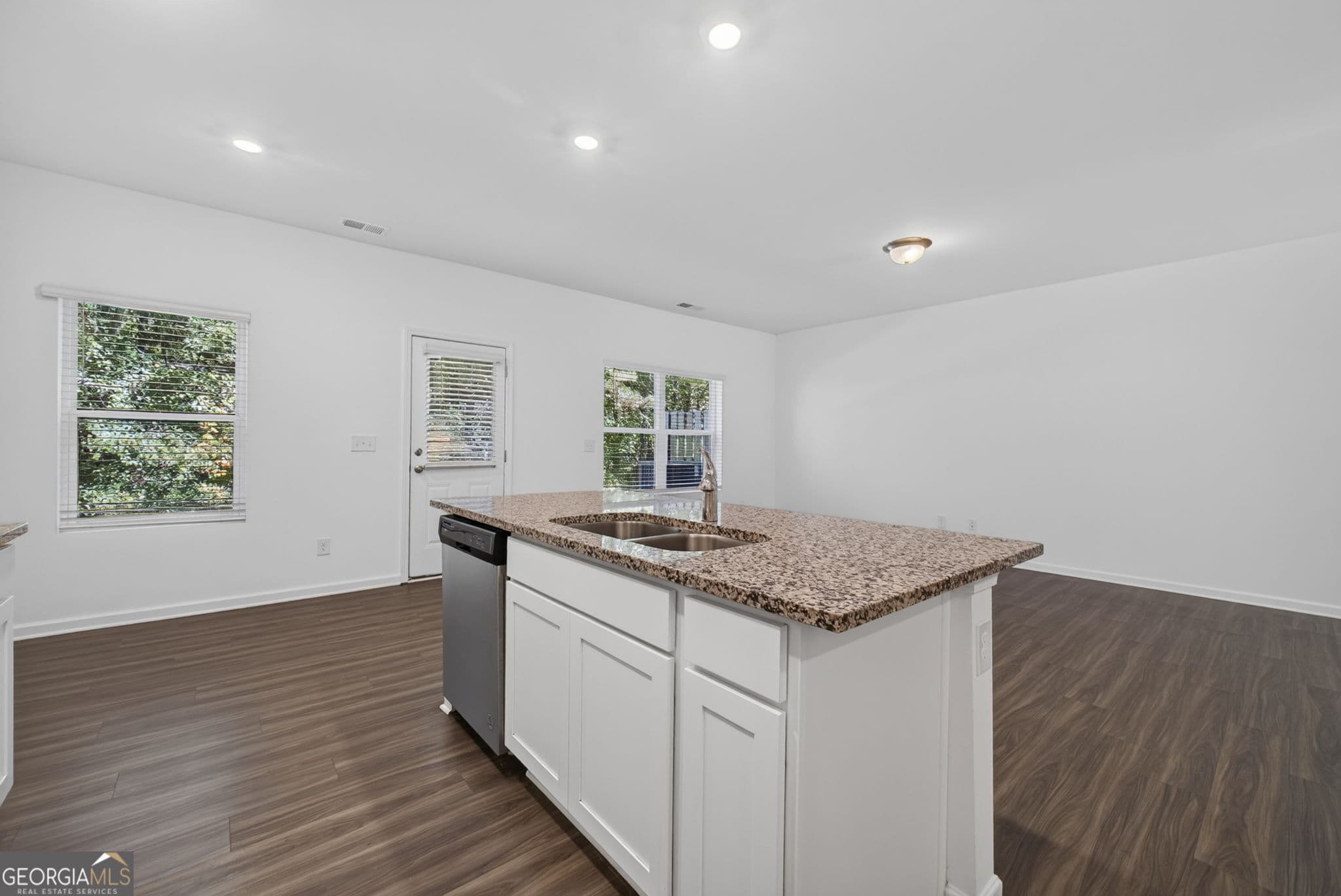 3 bedroom, 3 bathroom townhouse for sale at 2984 Ben Park Lane, Grayson, GA 30017 — photo 10