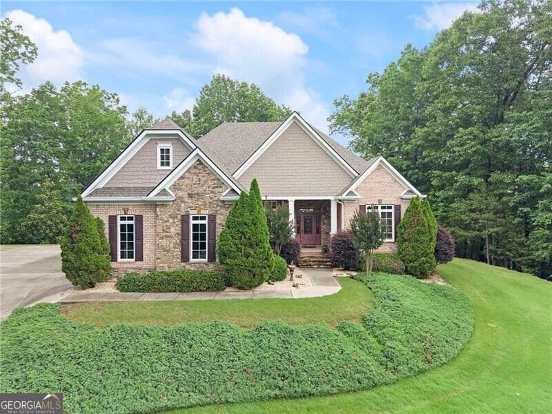 4 bedroom, 3.5 bathroom, 4,163 sq ft single family residence for sale at 195 Fredericks Cove, Dawsonville, GA 30534 — photo 2