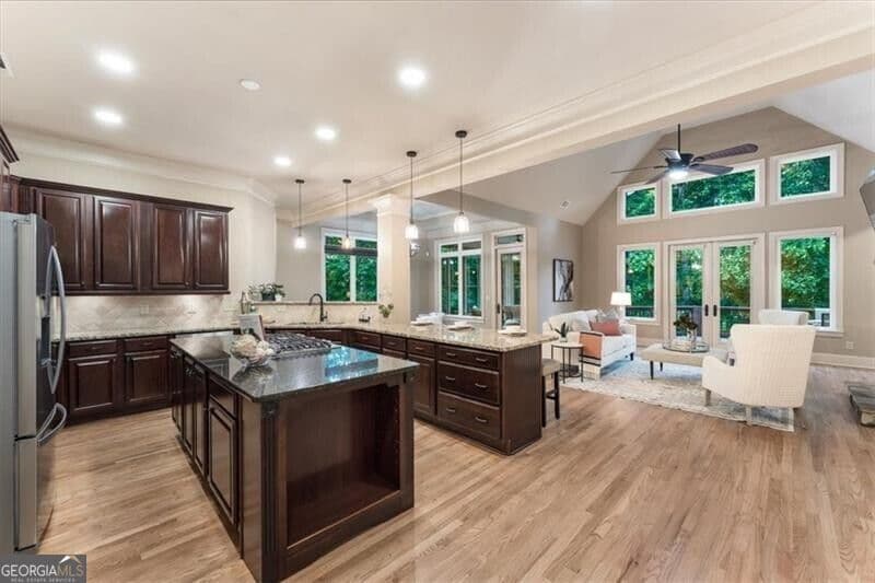 4 bedroom, 3.5 bathroom, 4,163 sq ft single family residence for sale at 195 Fredericks Cove, Dawsonville, GA 30534 — photo 7