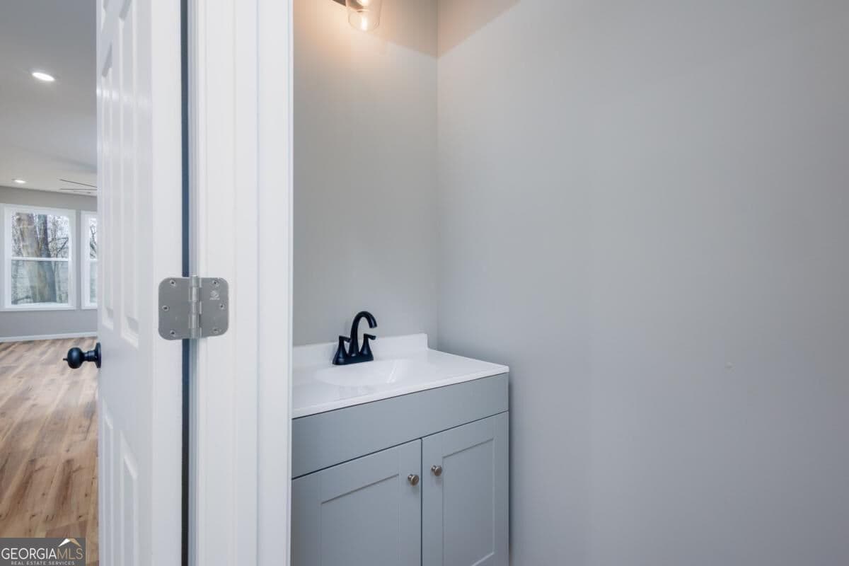 3 bedroom, 2.5 bathroom, 1,440 sq ft townhouse for rent at 200 Back Pine Way B, Ellijay, GA 30540 for $2,450 a month — photo 4