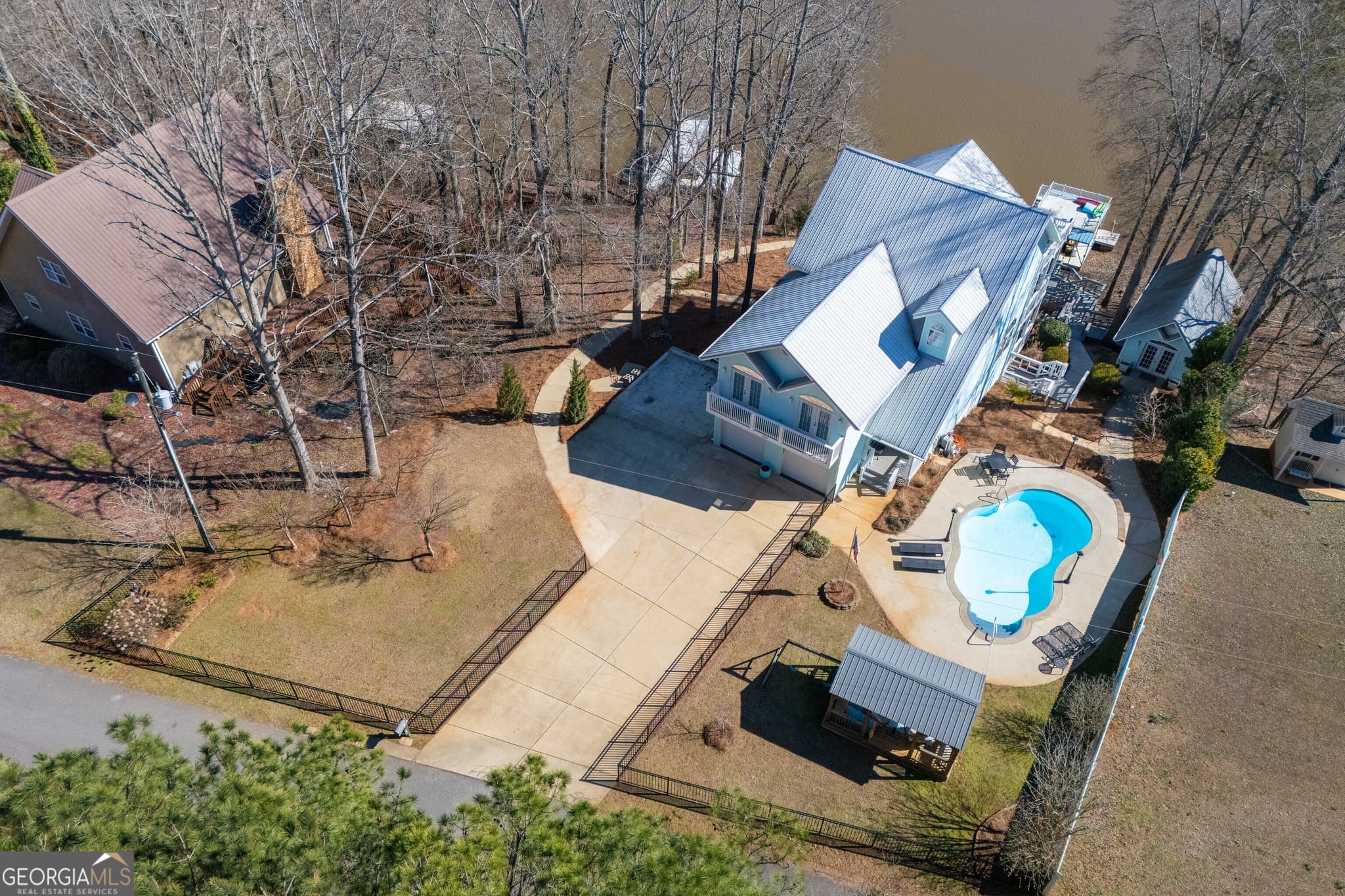 5 bedroom, 3.5 bathroom, 3,128 sq ft single family residence under contract at 967 Wright Way, Wedowee, AL 36278